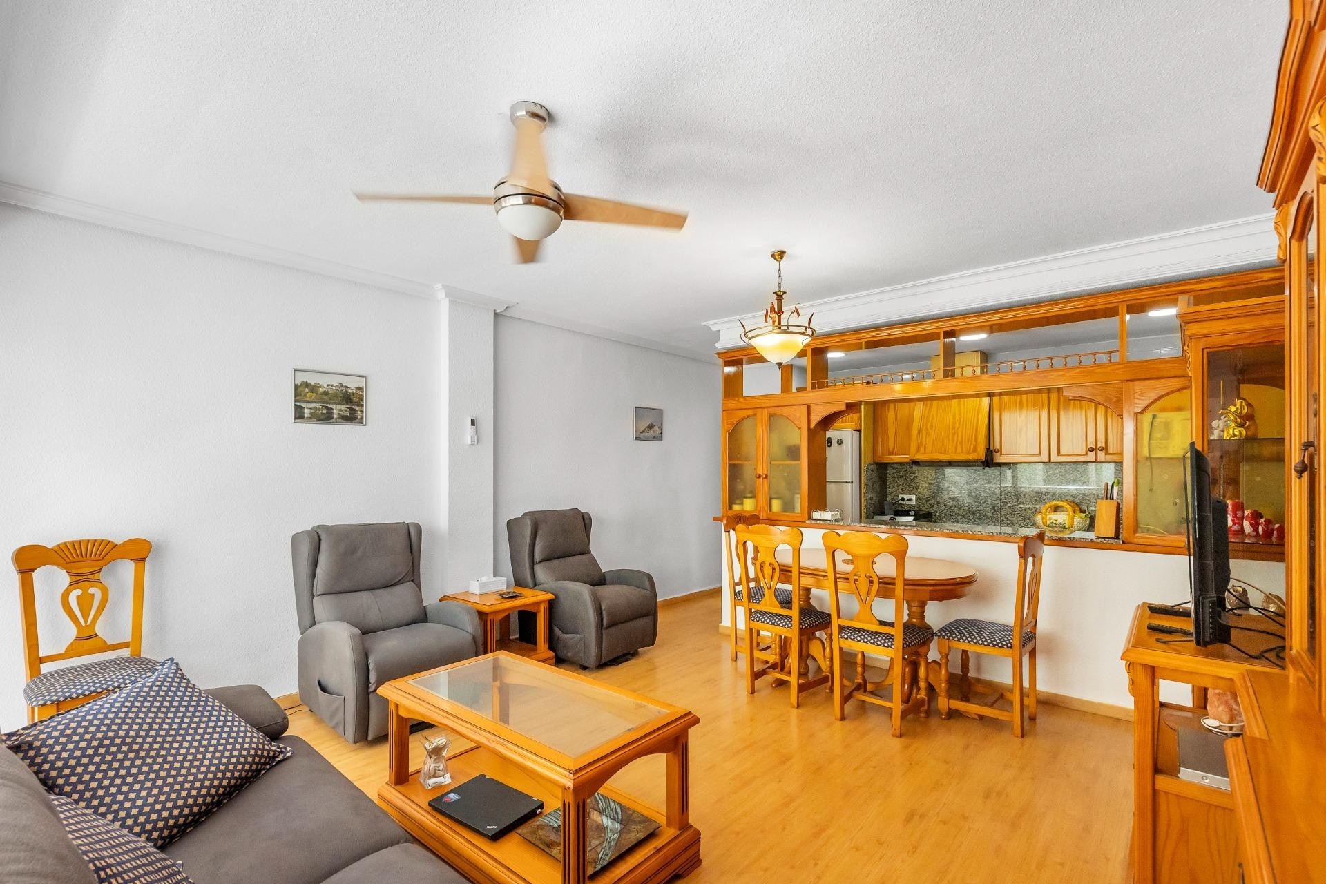 Wiederverkauf - Wohnung / Apartment -
Torrevieja - Paseo Maritimo