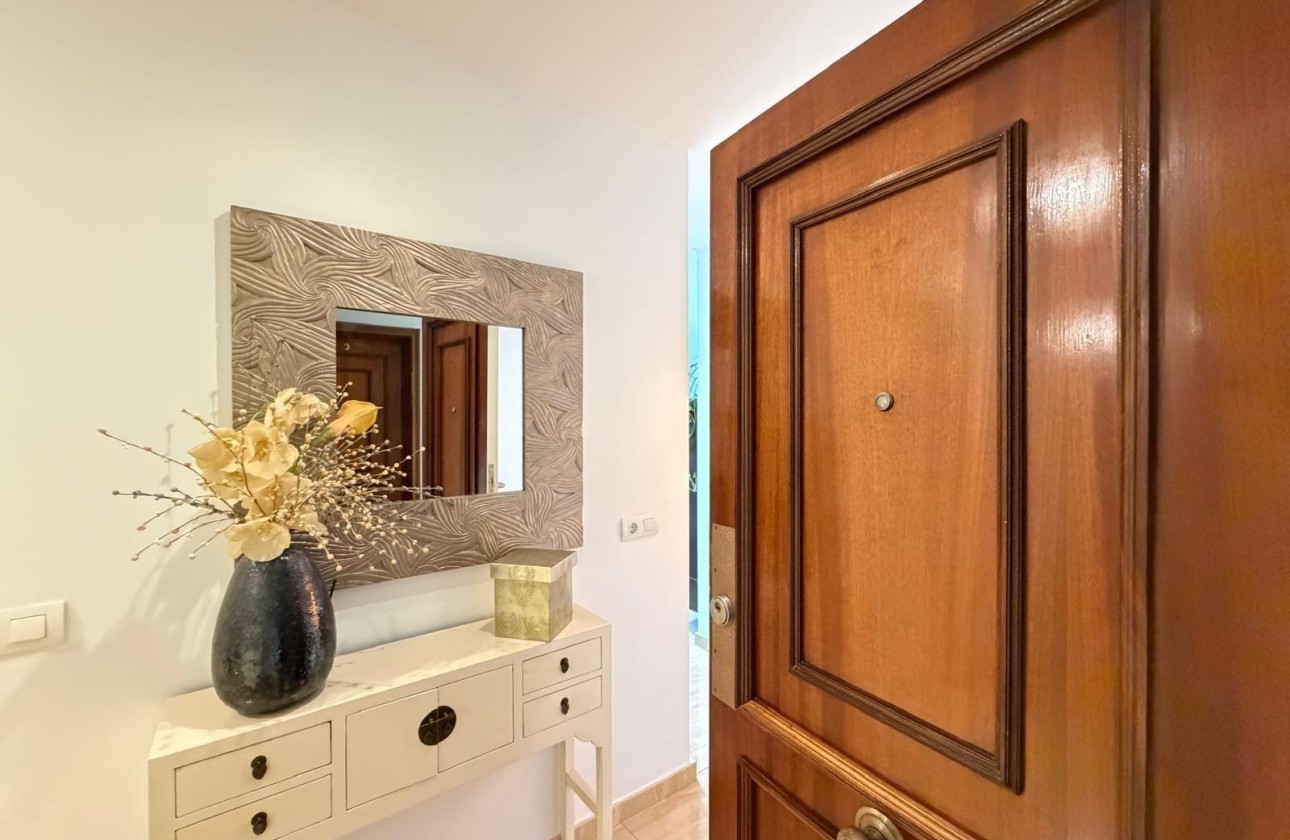 Wiederverkauf - Wohnung / Apartment -
Torrevieja - Paseo Maritimo