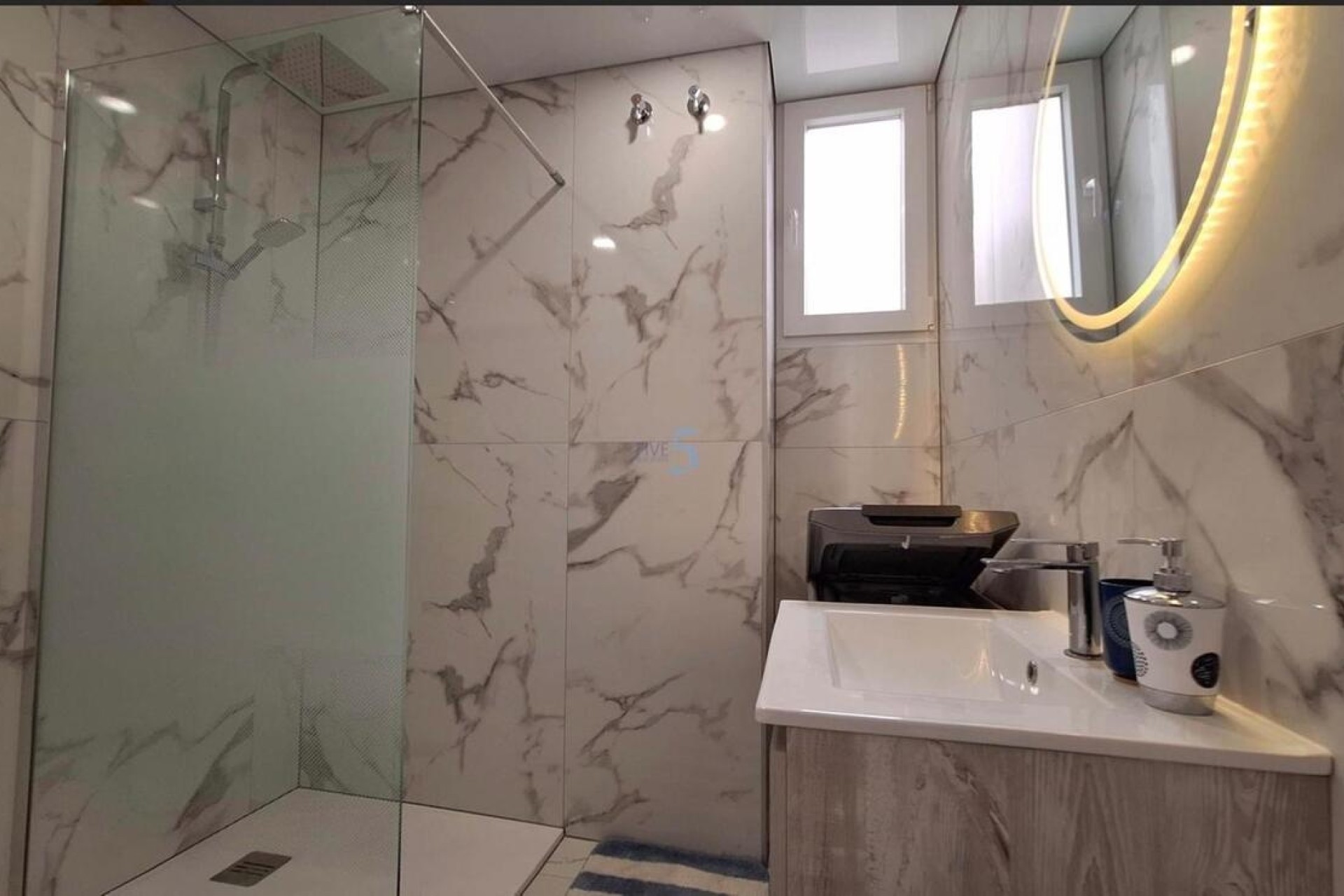 Wiederverkauf - Wohnung / Apartment -
Torrevieja - Playa Acecion