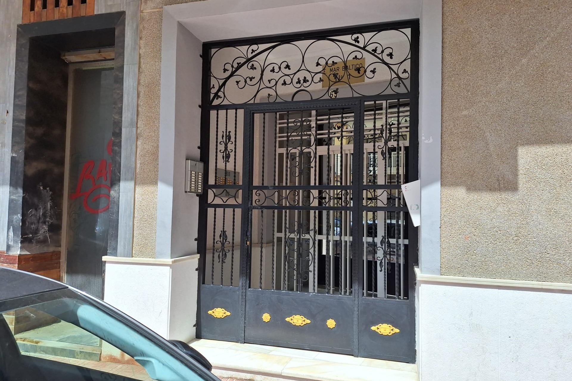 Wiederverkauf - Wohnung / Apartment -
Torrevieja - Playa de los Locos