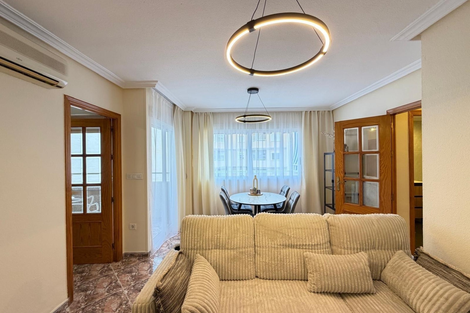 Wiederverkauf - Wohnung / Apartment -
Torrevieja - Playa de los Locos