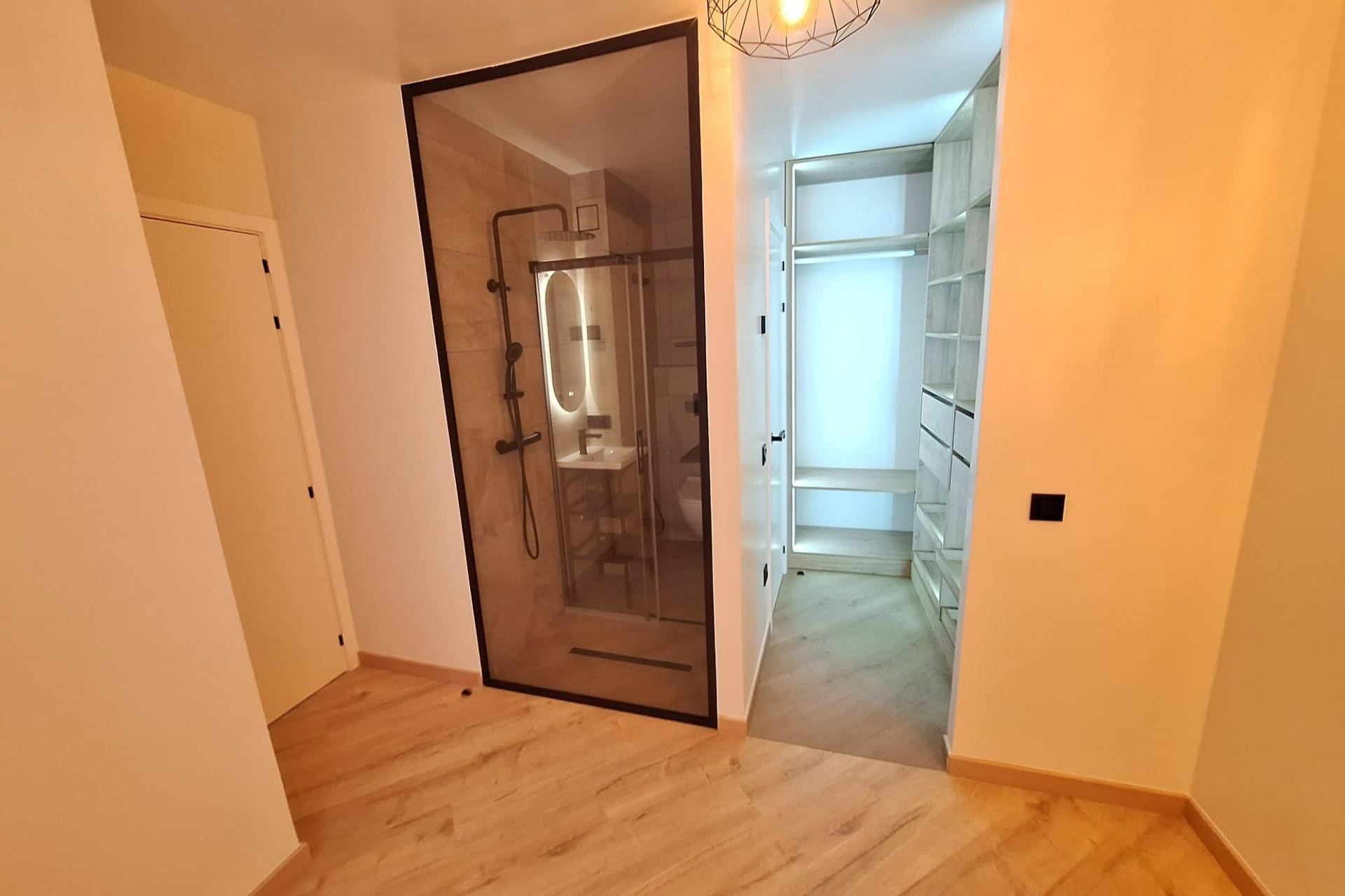 Wiederverkauf - Wohnung / Apartment -
Torrevieja - Playa de los Locos