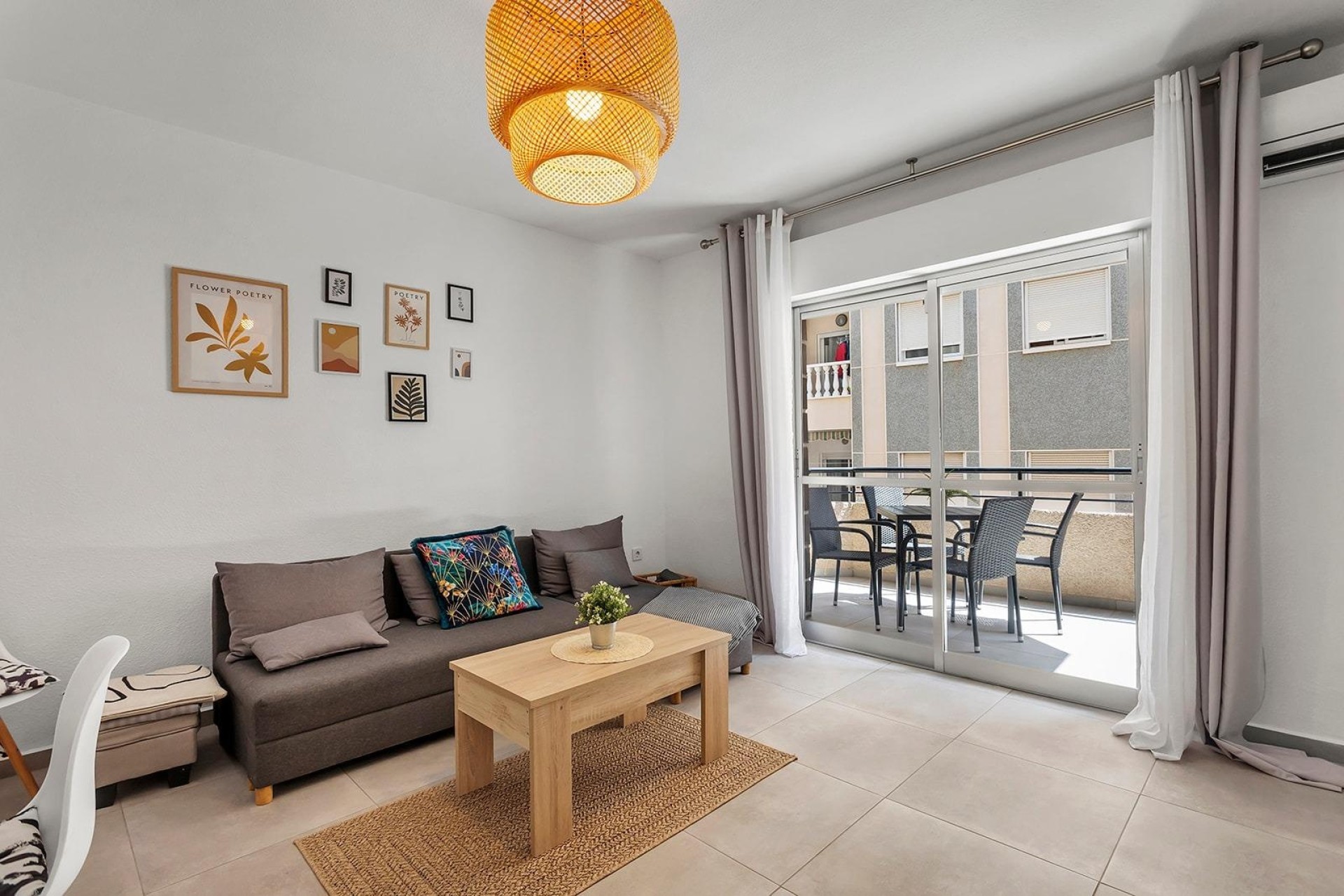 Wiederverkauf - Wohnung / Apartment -
Torrevieja - Playa de los Locos