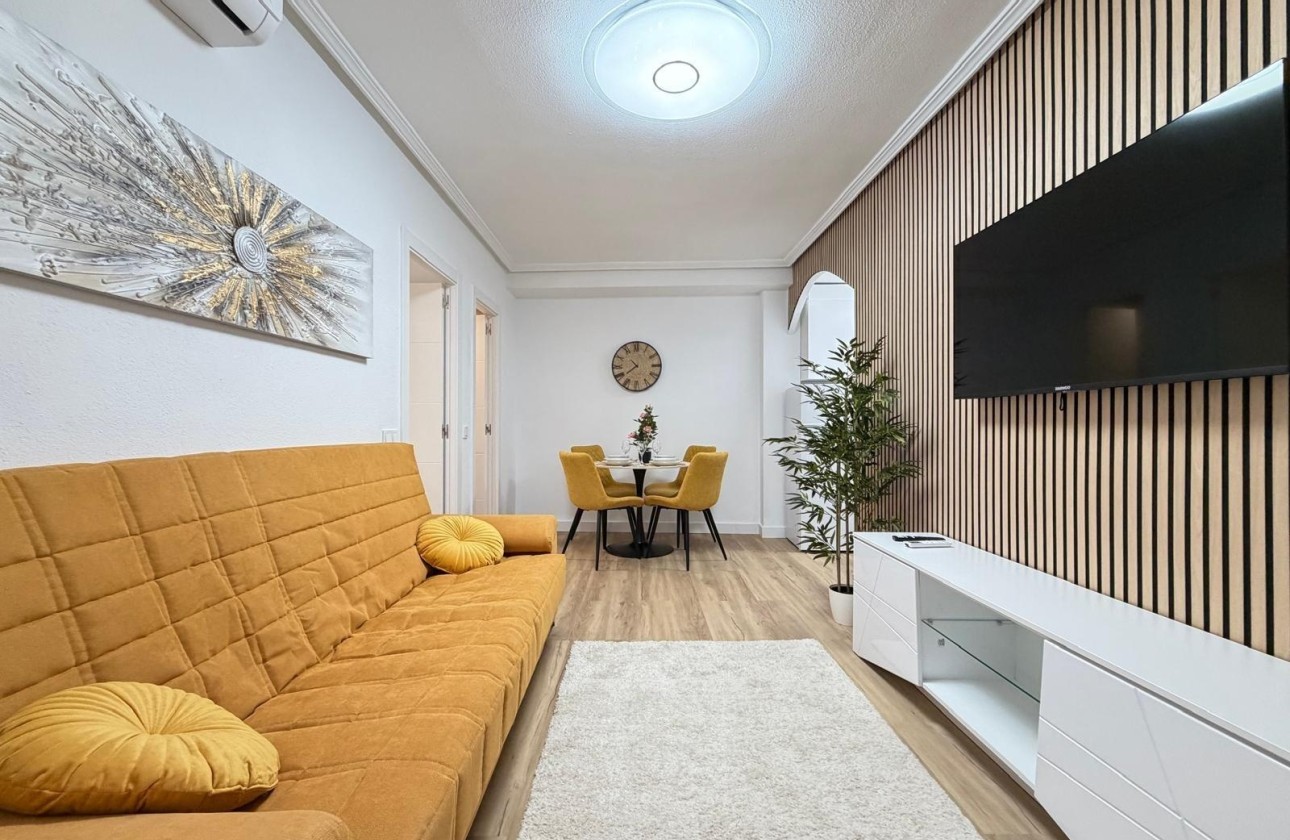 Wiederverkauf - Wohnung / Apartment -
Torrevieja - Playa de los Locos