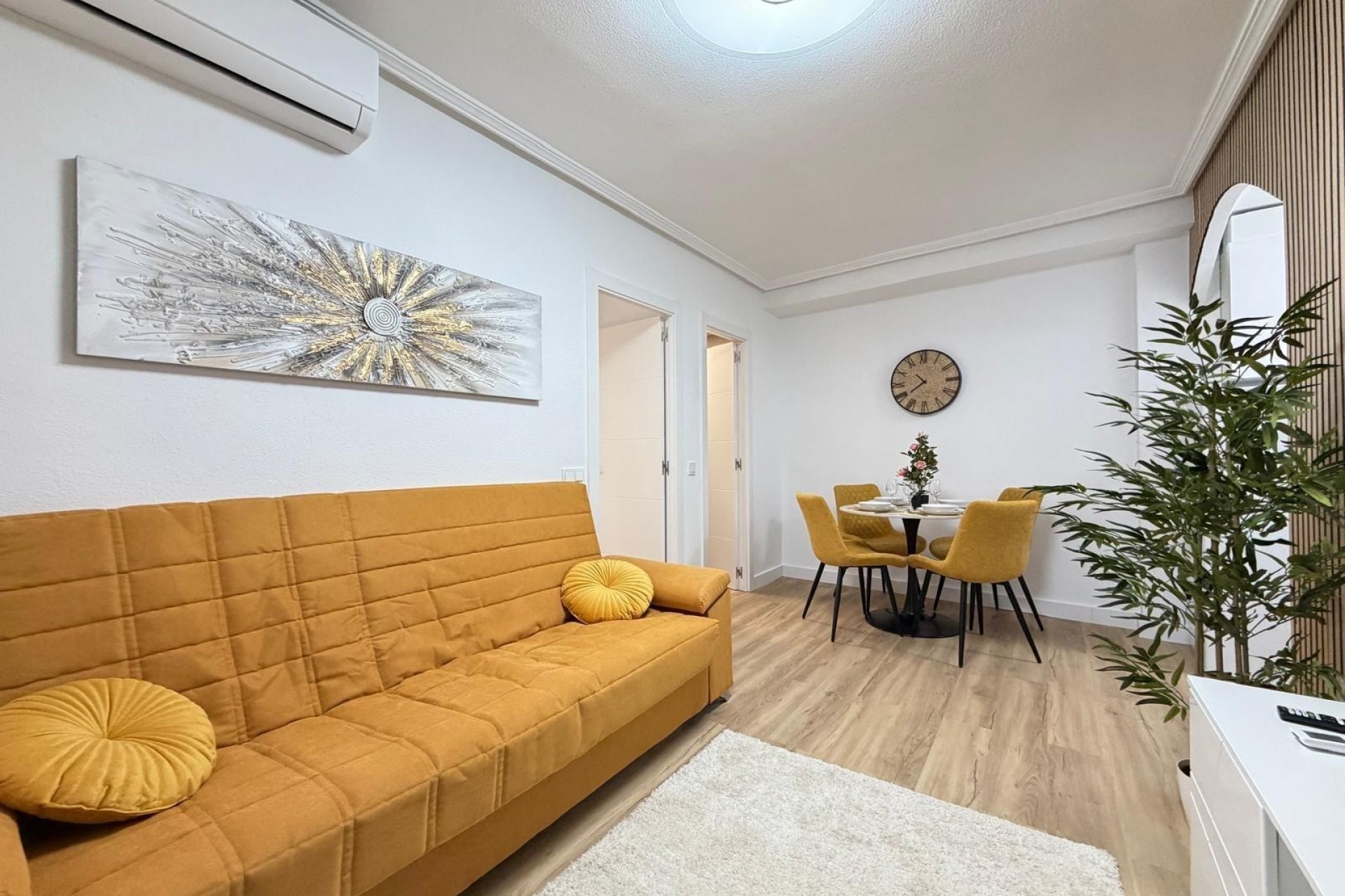 Wiederverkauf - Wohnung / Apartment -
Torrevieja - Playa de los Locos