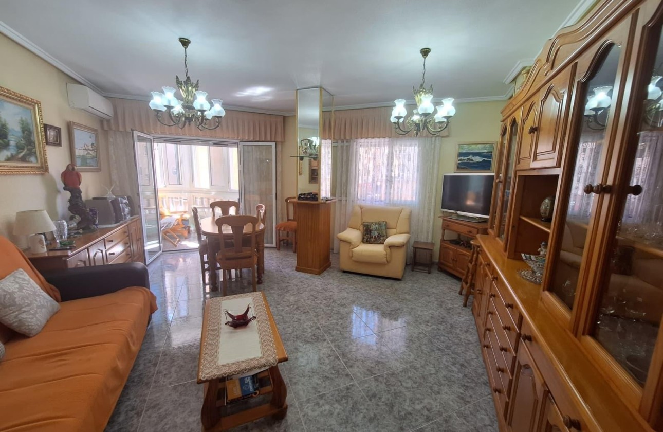 Wiederverkauf - Wohnung / Apartment -
Torrevieja - Playa de los Locos