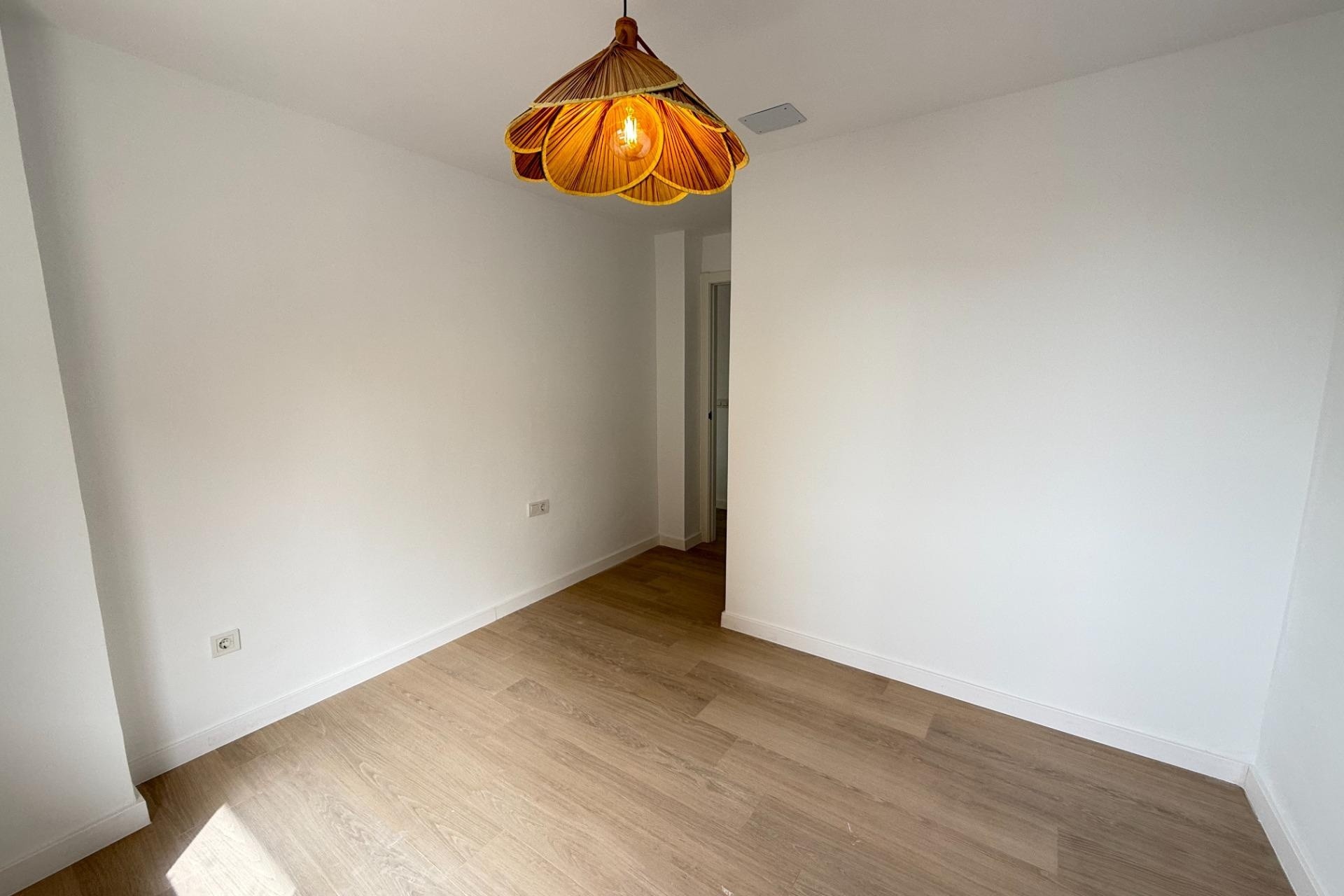 Wiederverkauf - Wohnung / Apartment -
Torrevieja - Playa de los Naufragos