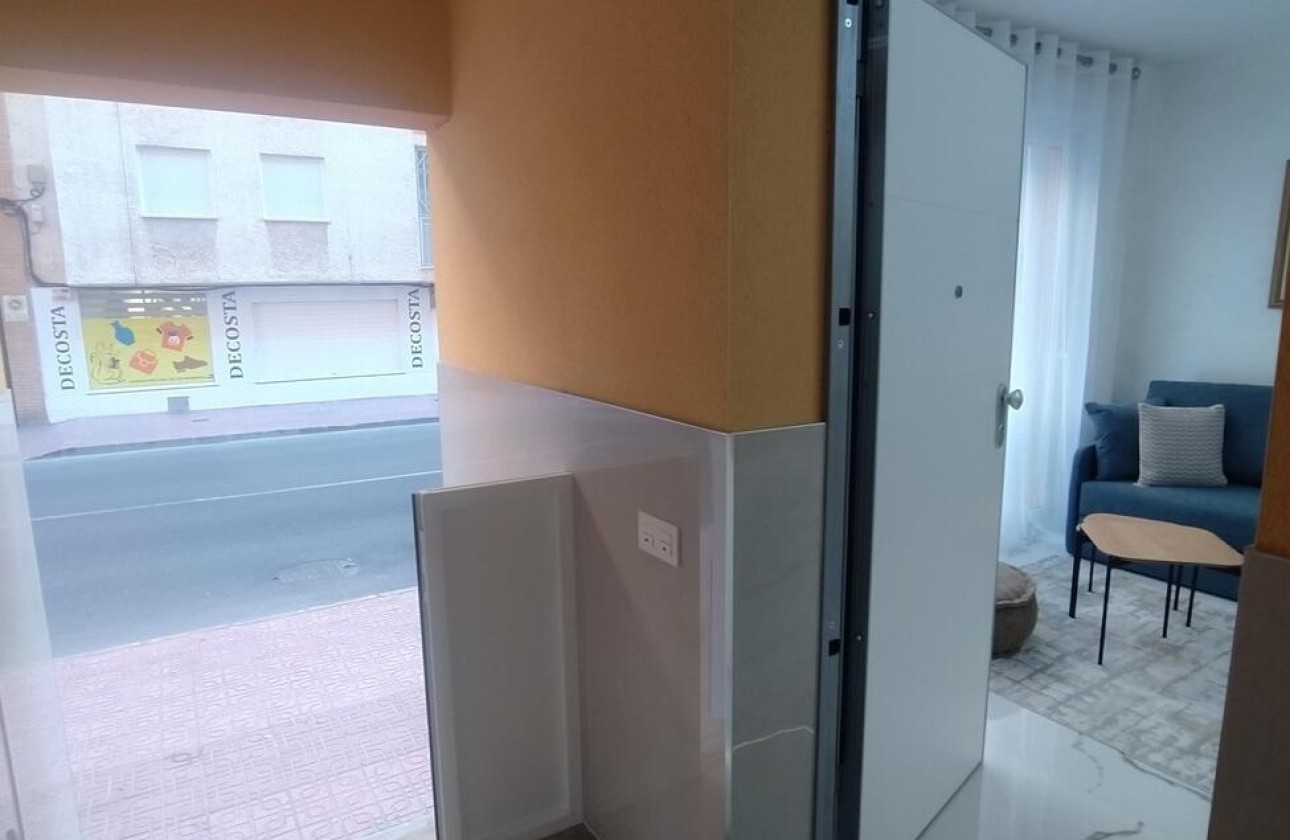 Wiederverkauf - Wohnung / Apartment -
Torrevieja - Playa del Cura