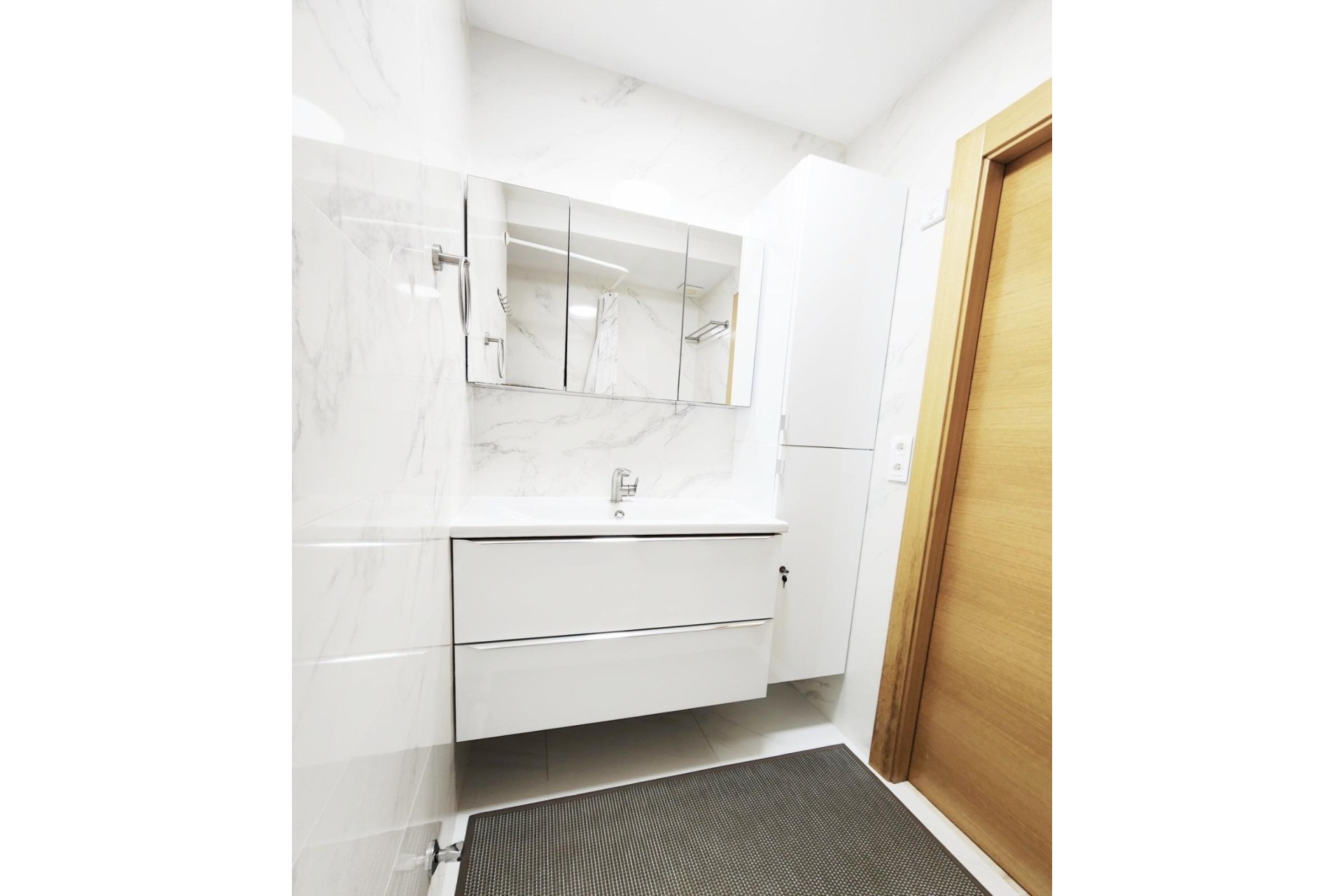 Wiederverkauf - Wohnung / Apartment -
Torrevieja - Playa del Cura