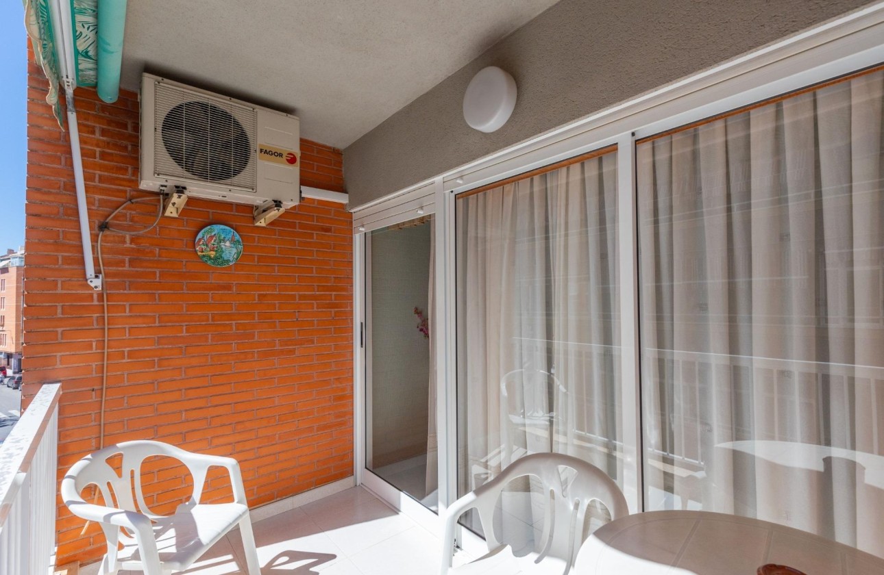 Wiederverkauf - Wohnung / Apartment -
Torrevieja - Playa del Cura