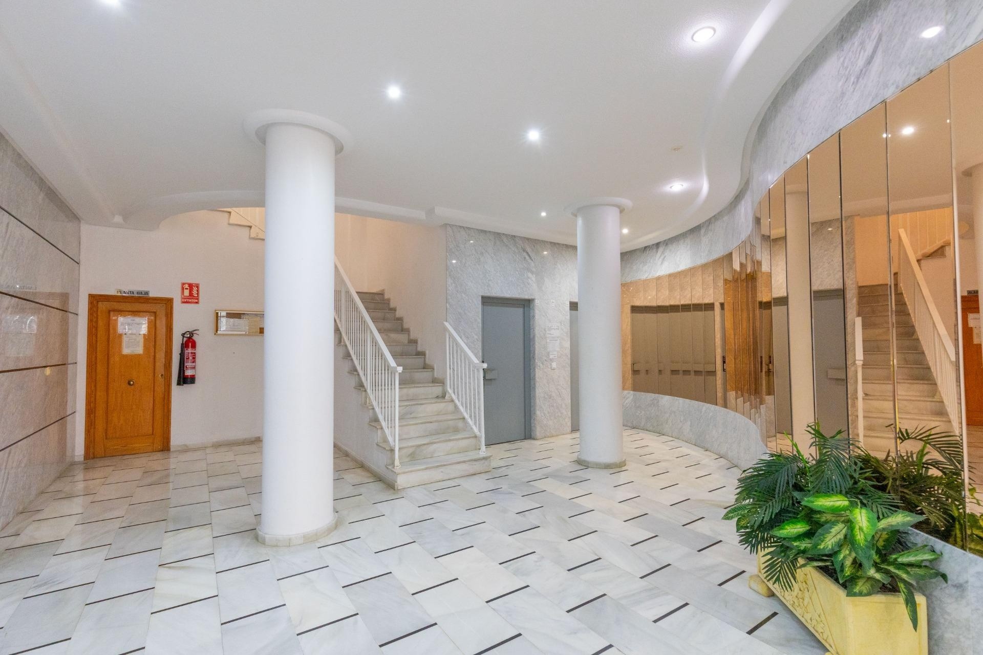 Wiederverkauf - Wohnung / Apartment -
Torrevieja - Playa del Cura