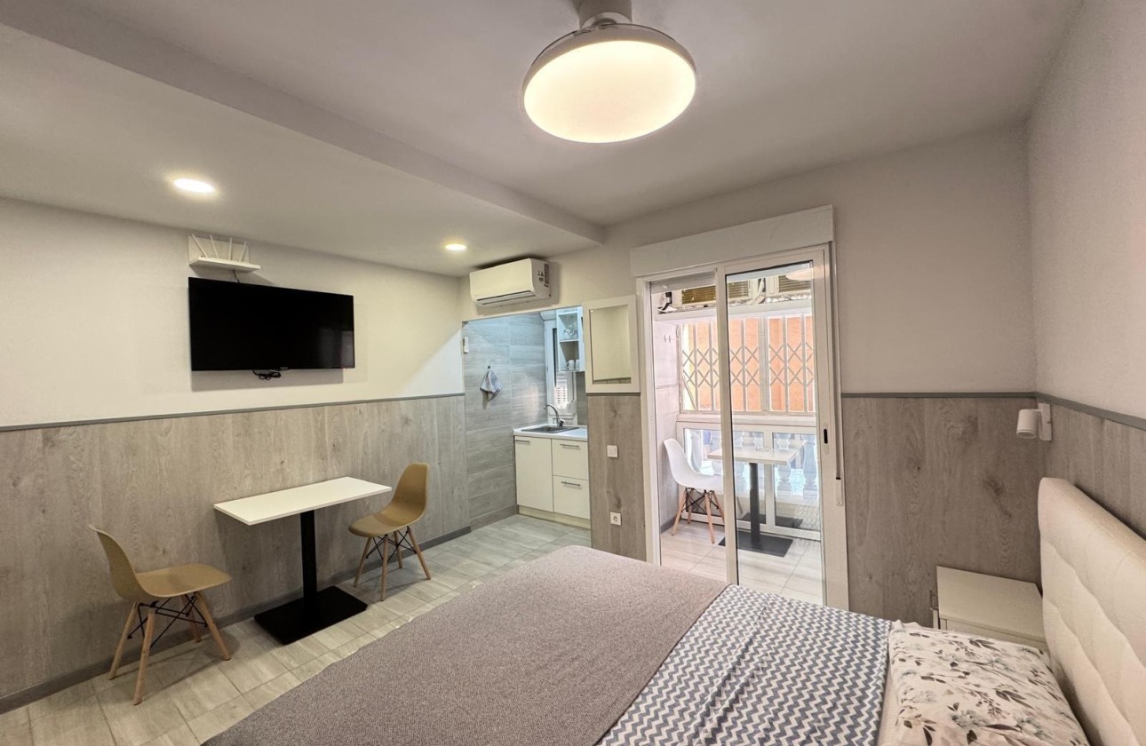 Wiederverkauf - Wohnung / Apartment -
Torrevieja - Playa del Cura