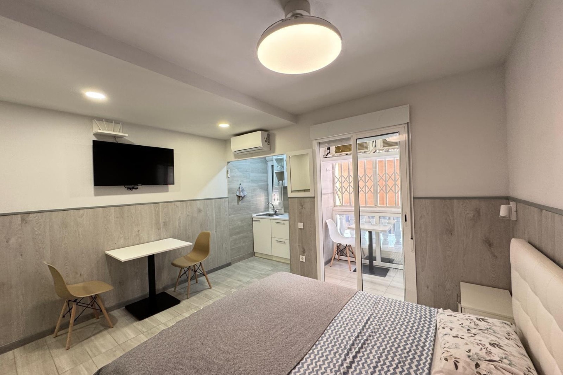 Wiederverkauf - Wohnung / Apartment -
Torrevieja - Playa del Cura