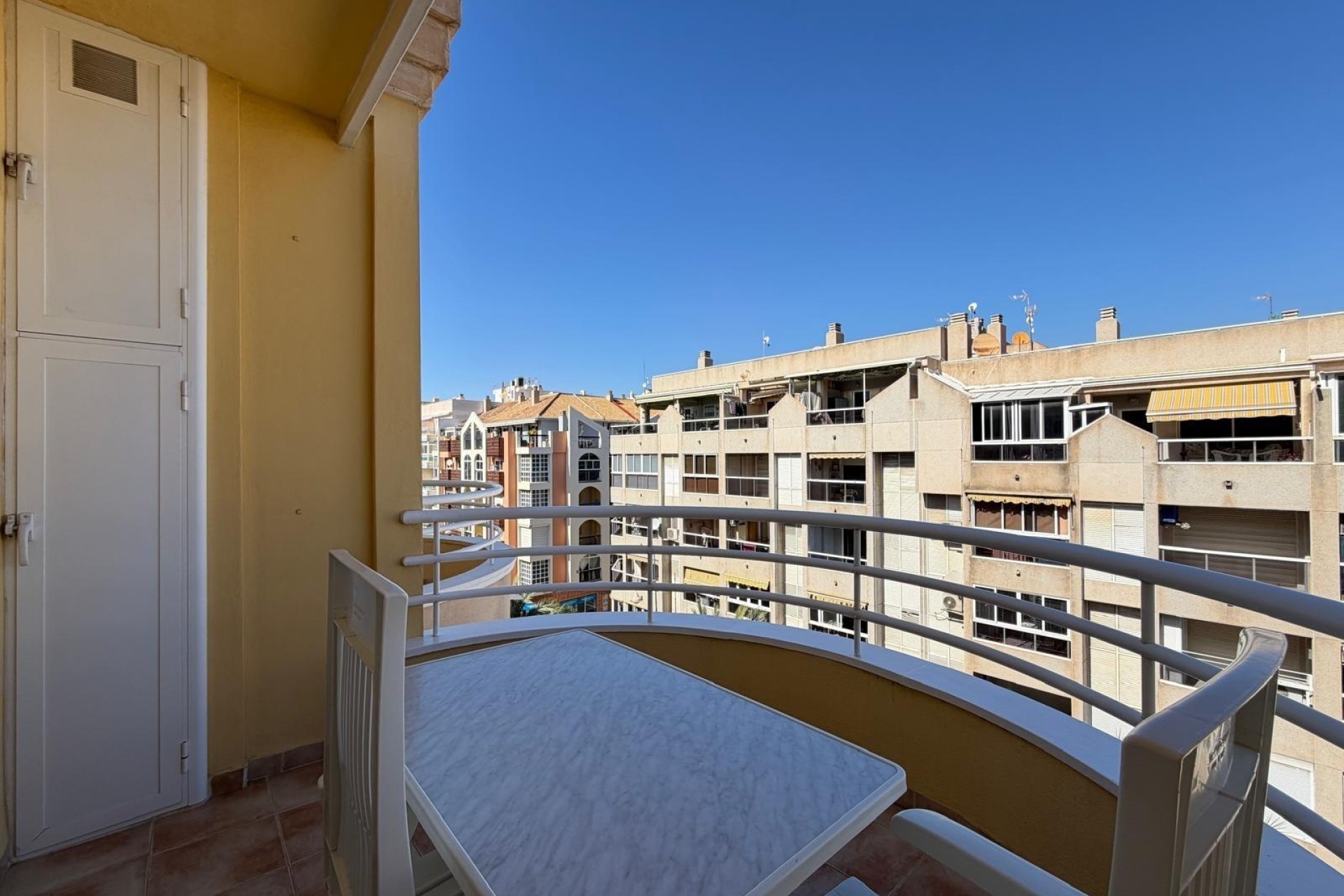 Wiederverkauf - Wohnung / Apartment -
Torrevieja - Playa del Cura