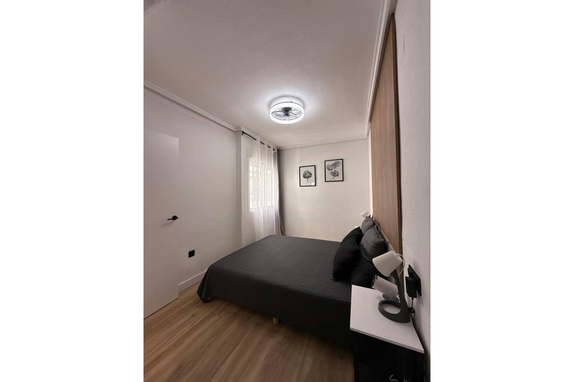 Wiederverkauf - Wohnung / Apartment -
Torrevieja - Playa del Cura
