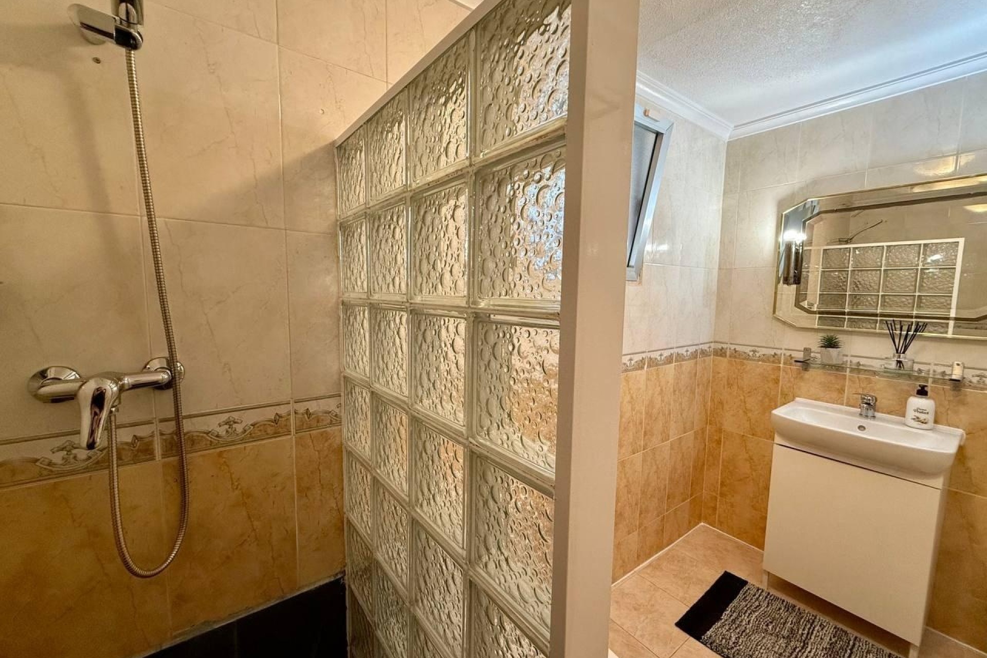 Wiederverkauf - Wohnung / Apartment -
Torrevieja - Playa del Cura
