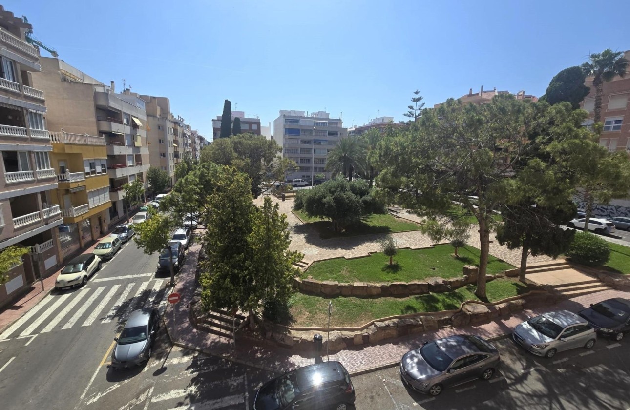 Wiederverkauf - Wohnung / Apartment -
Torrevieja - Playa del Cura