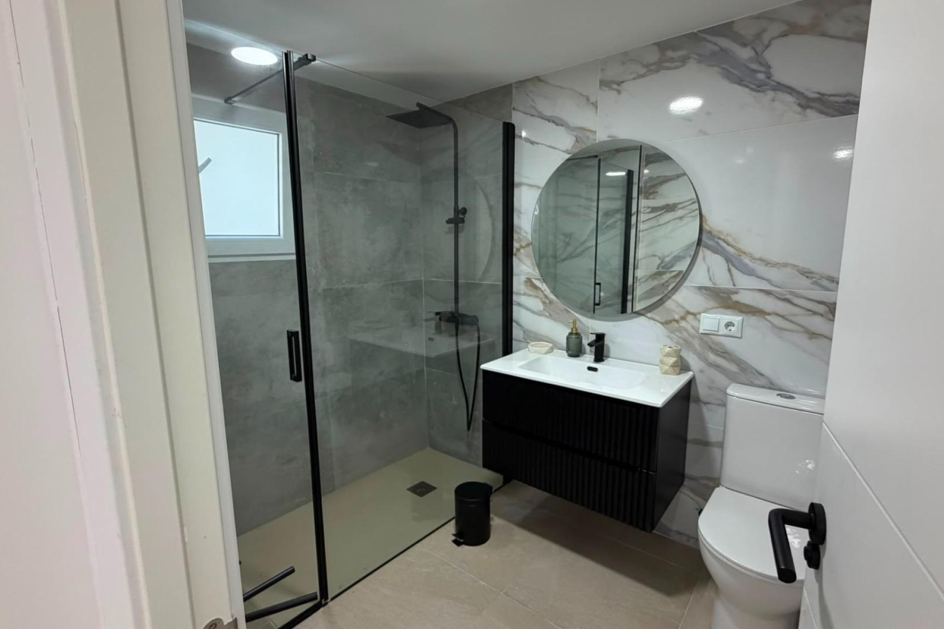 Wiederverkauf - Wohnung / Apartment -
Torrevieja - Playa del Cura