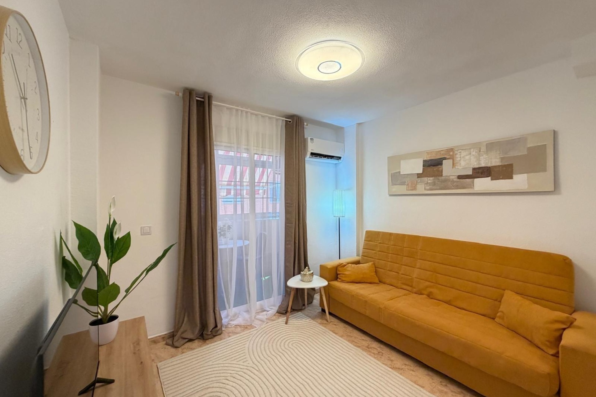 Wiederverkauf - Wohnung / Apartment -
Torrevieja - Playa del Cura
