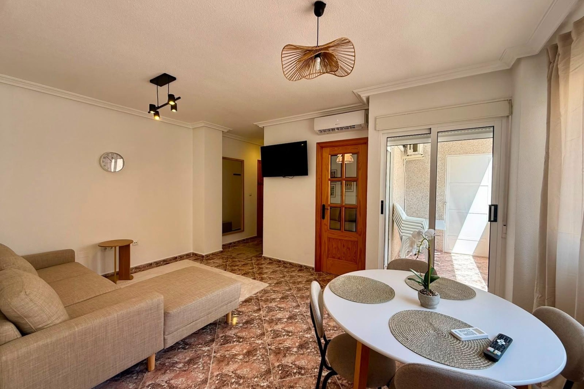 Wiederverkauf - Wohnung / Apartment -
Torrevieja - Playa del Cura