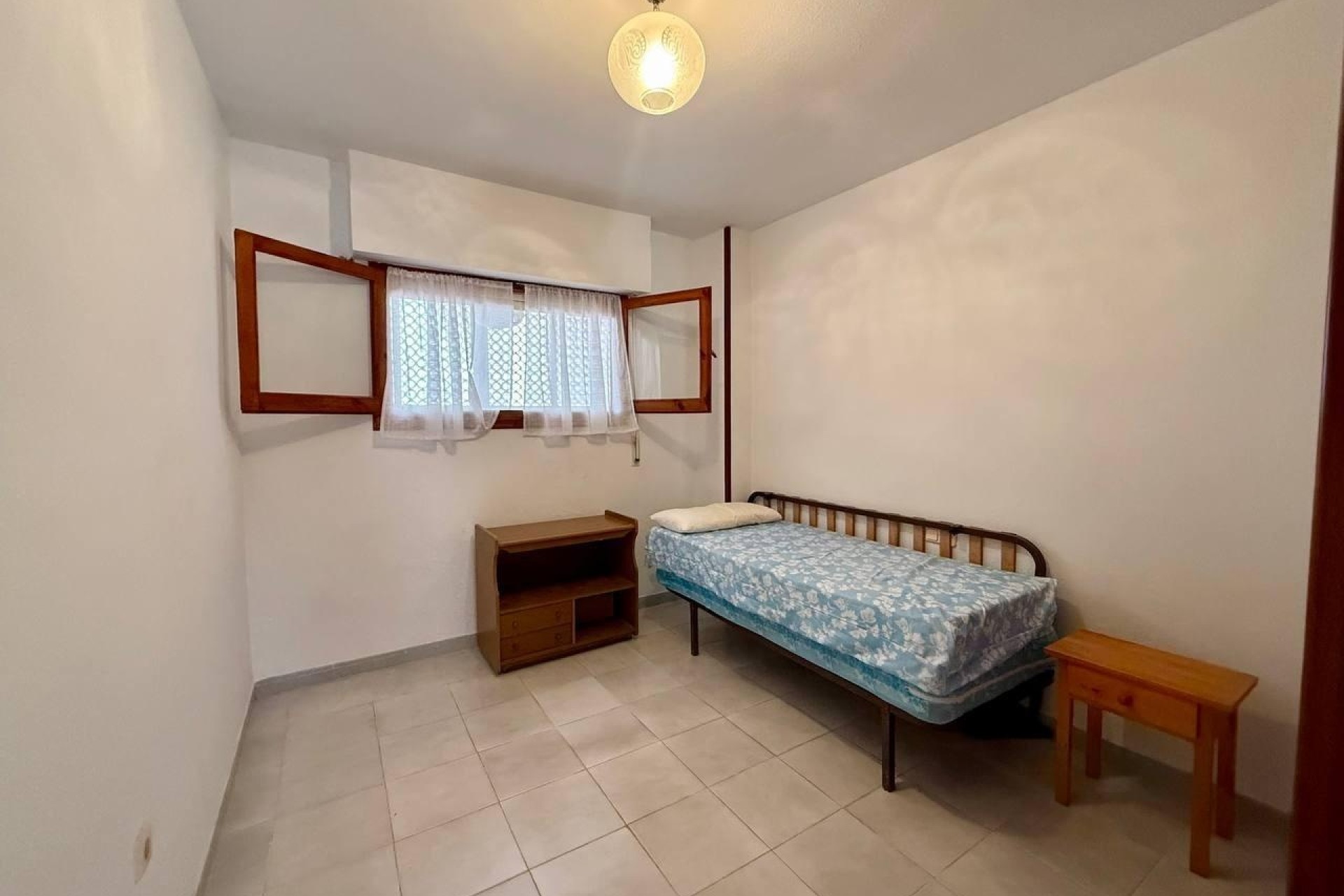 Wiederverkauf - Wohnung / Apartment -
Torrevieja - Playa del Cura