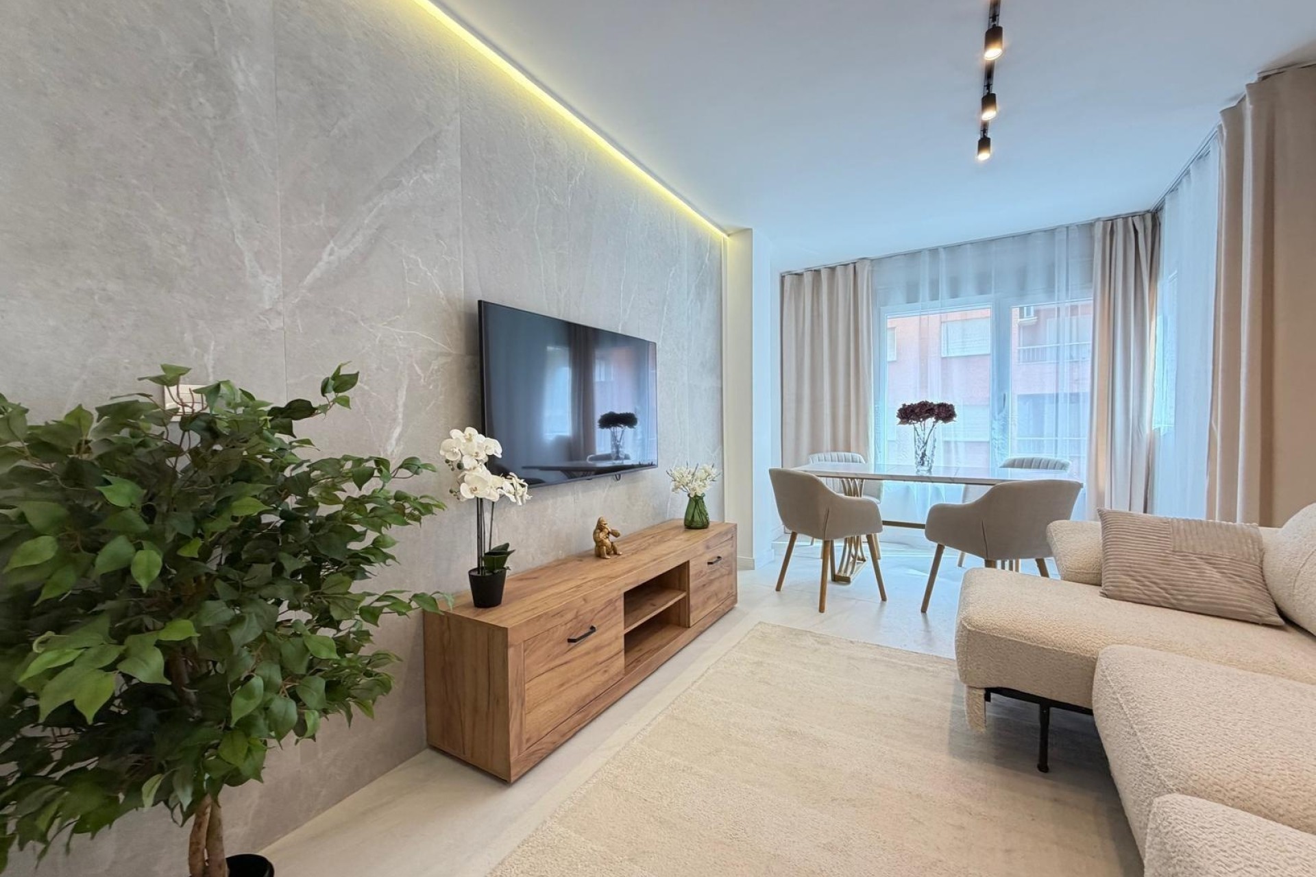 Wiederverkauf - Wohnung / Apartment -
Torrevieja - Playa del Cura