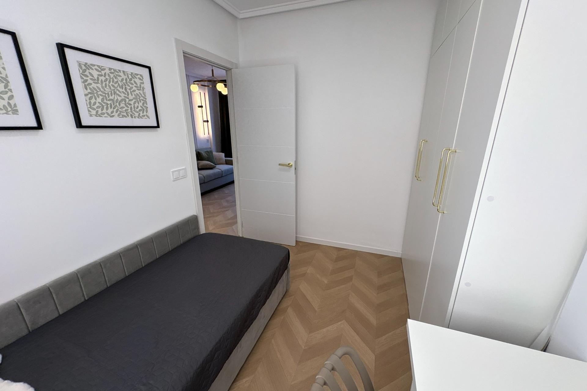 Wiederverkauf - Wohnung / Apartment -
Torrevieja - Playa del Cura