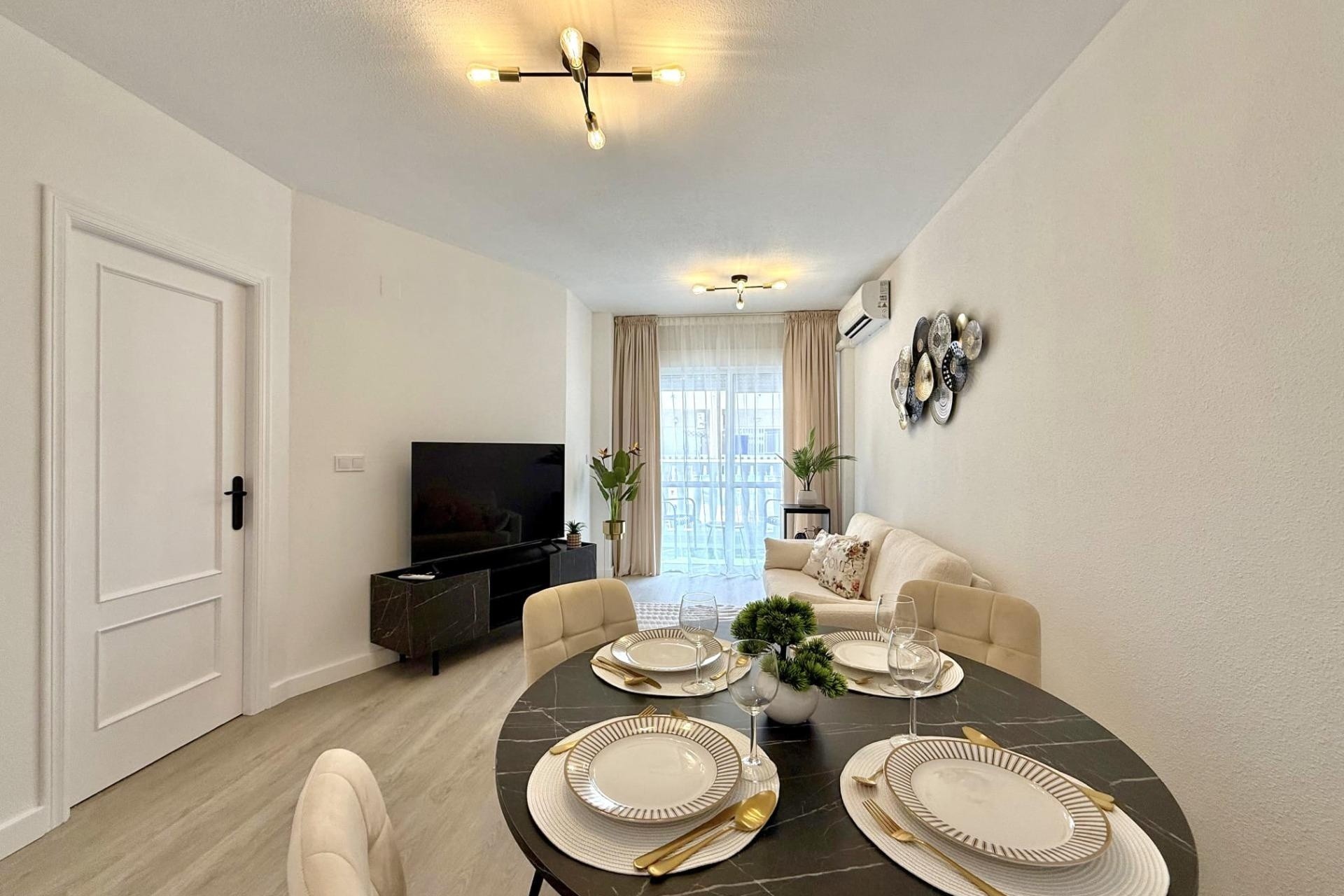 Wiederverkauf - Wohnung / Apartment -
Torrevieja - Playa del Cura