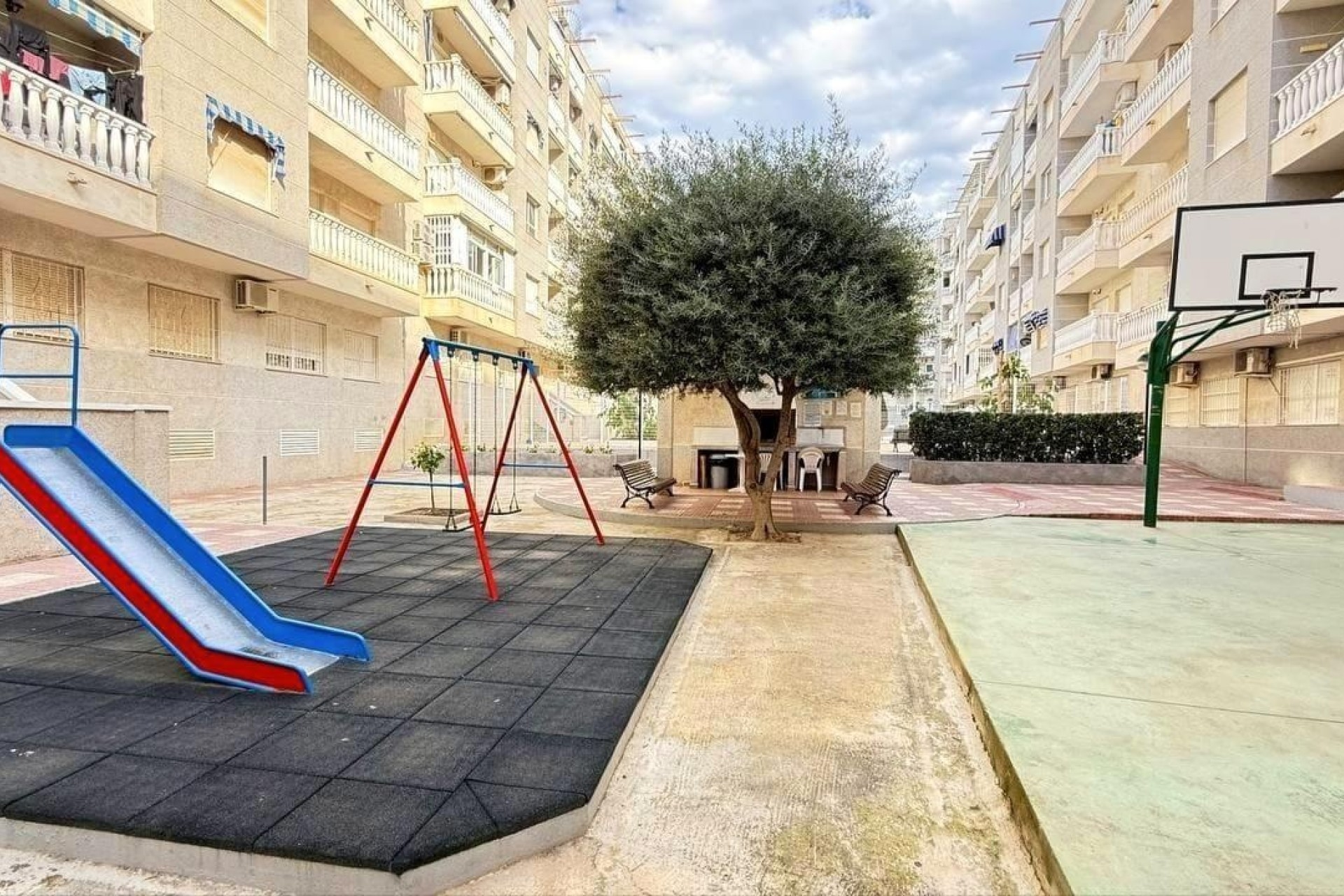 Wiederverkauf - Wohnung / Apartment -
Torrevieja - Playa del Cura