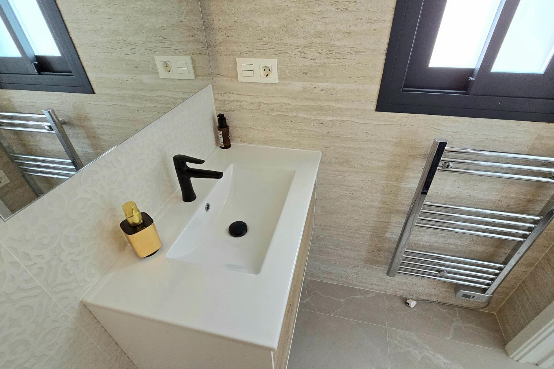 Wiederverkauf - Wohnung / Apartment -
Torrevieja - Playa del Cura