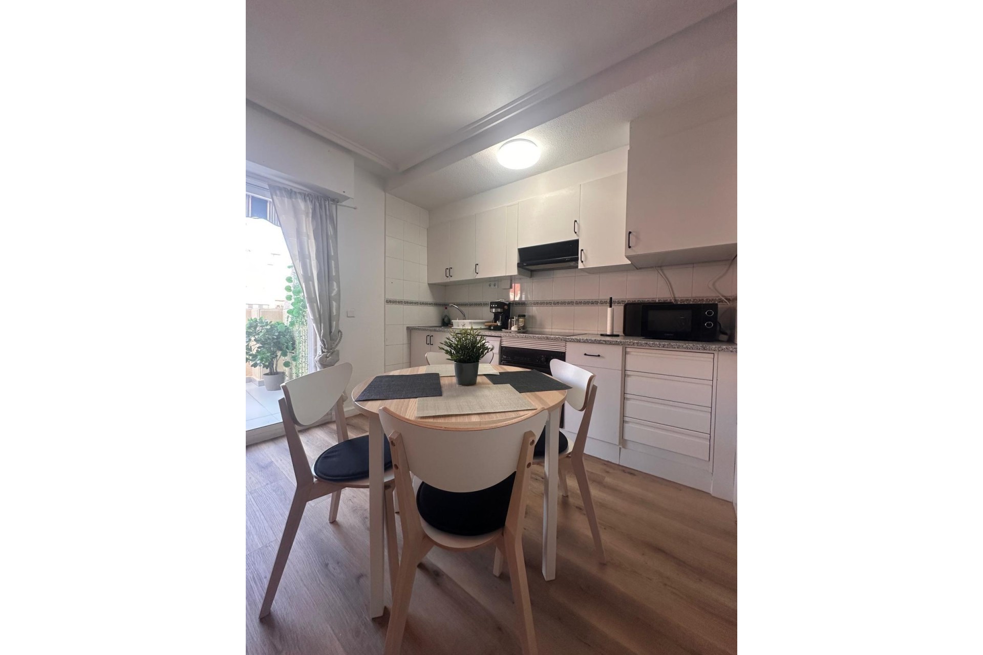 Wiederverkauf - Wohnung / Apartment -
Torrevieja - Playa del Cura