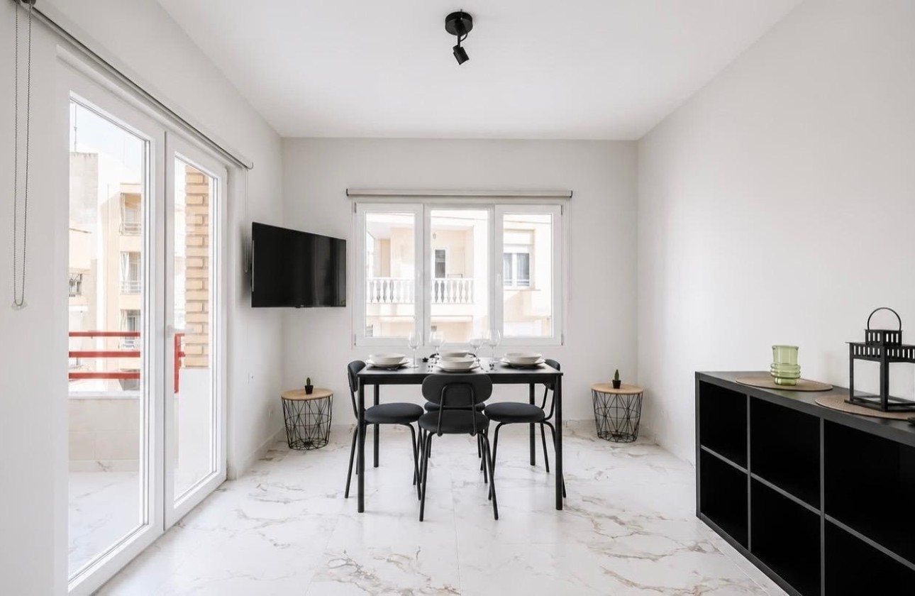 Wiederverkauf - Wohnung / Apartment -
Torrevieja - Playa del Cura