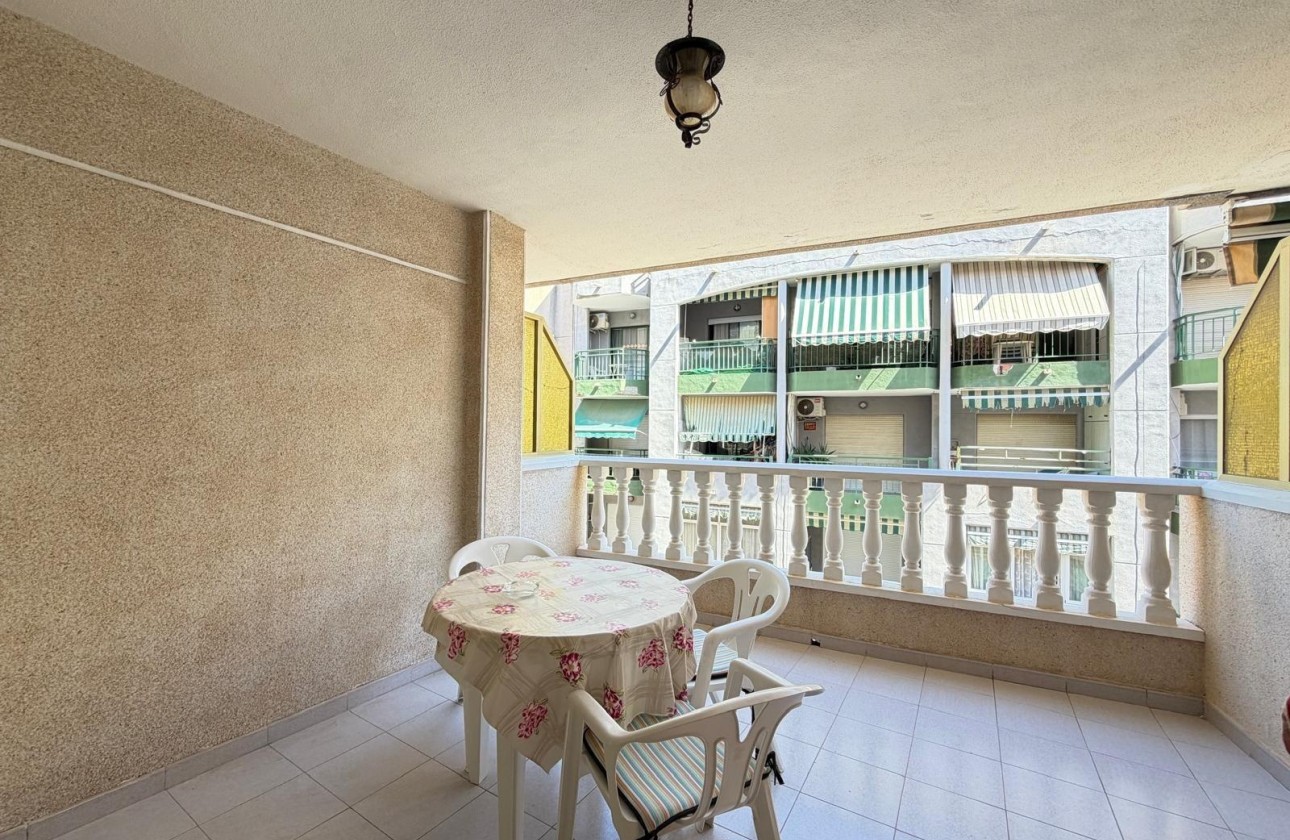 Wiederverkauf - Wohnung / Apartment -
Torrevieja - Playa del Cura