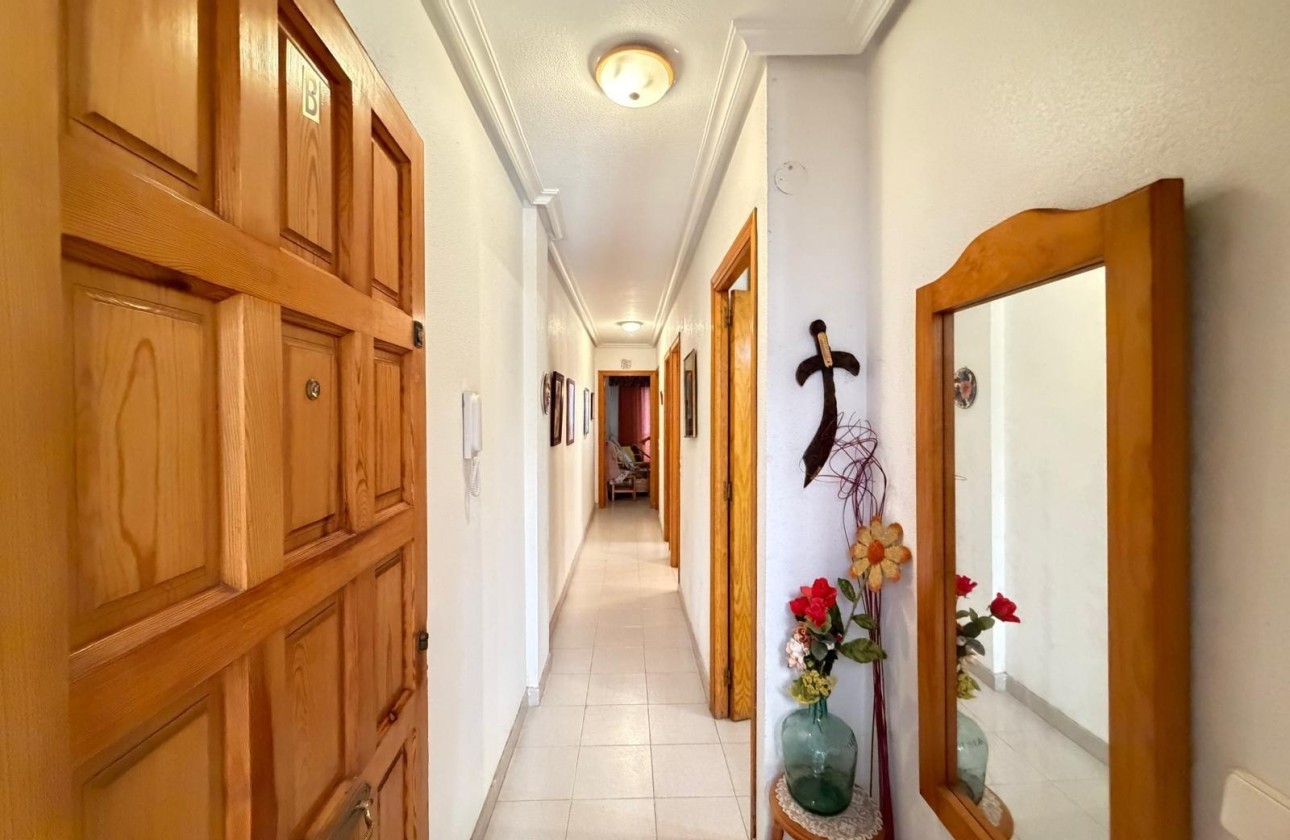 Wiederverkauf - Wohnung / Apartment -
Torrevieja - Playa del Cura