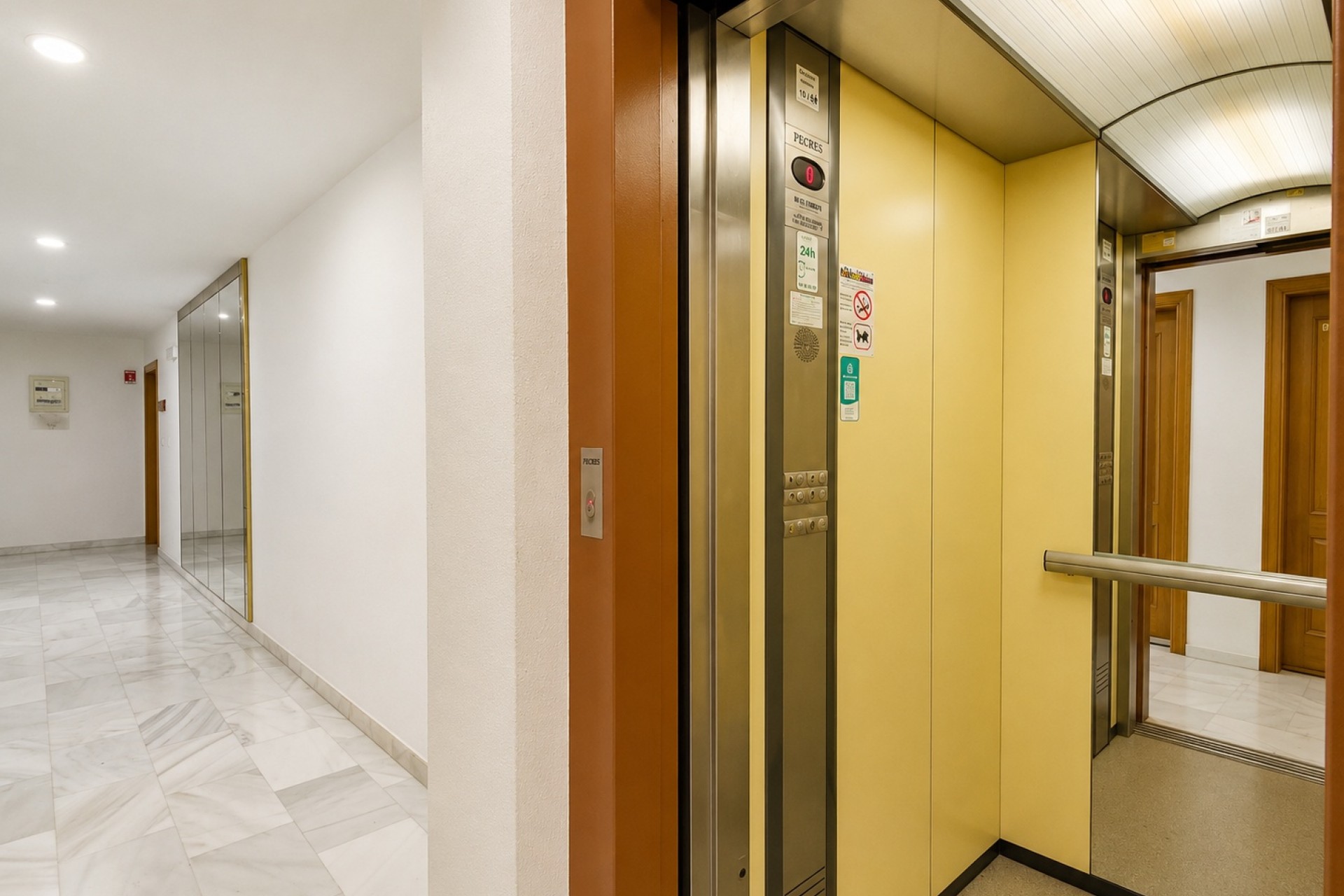Wiederverkauf - Wohnung / Apartment -
Torrevieja - Playa del Cura