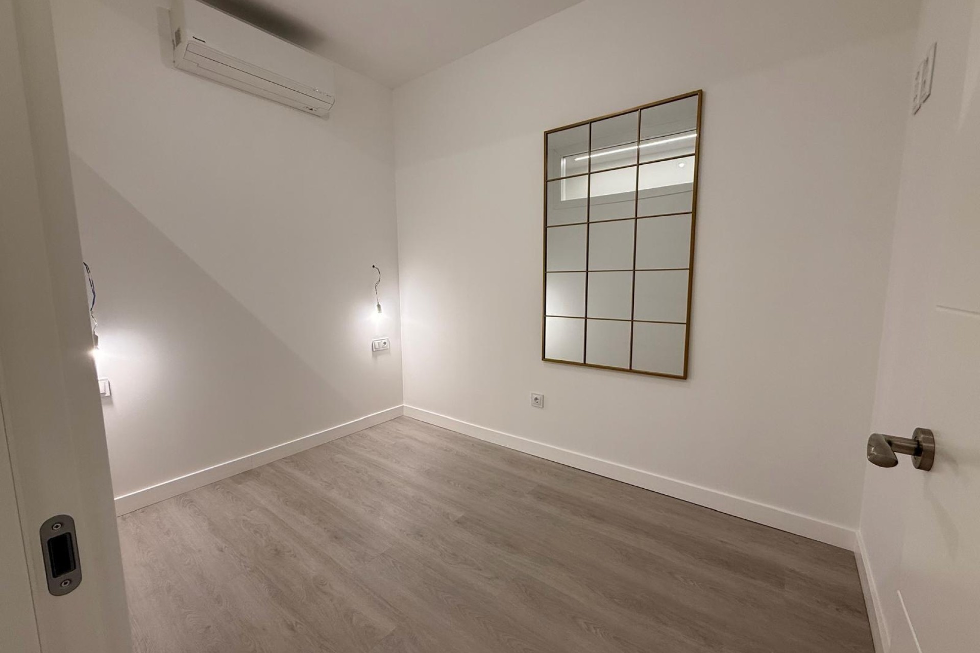Wiederverkauf - Wohnung / Apartment -
Torrevieja - Playa del Cura