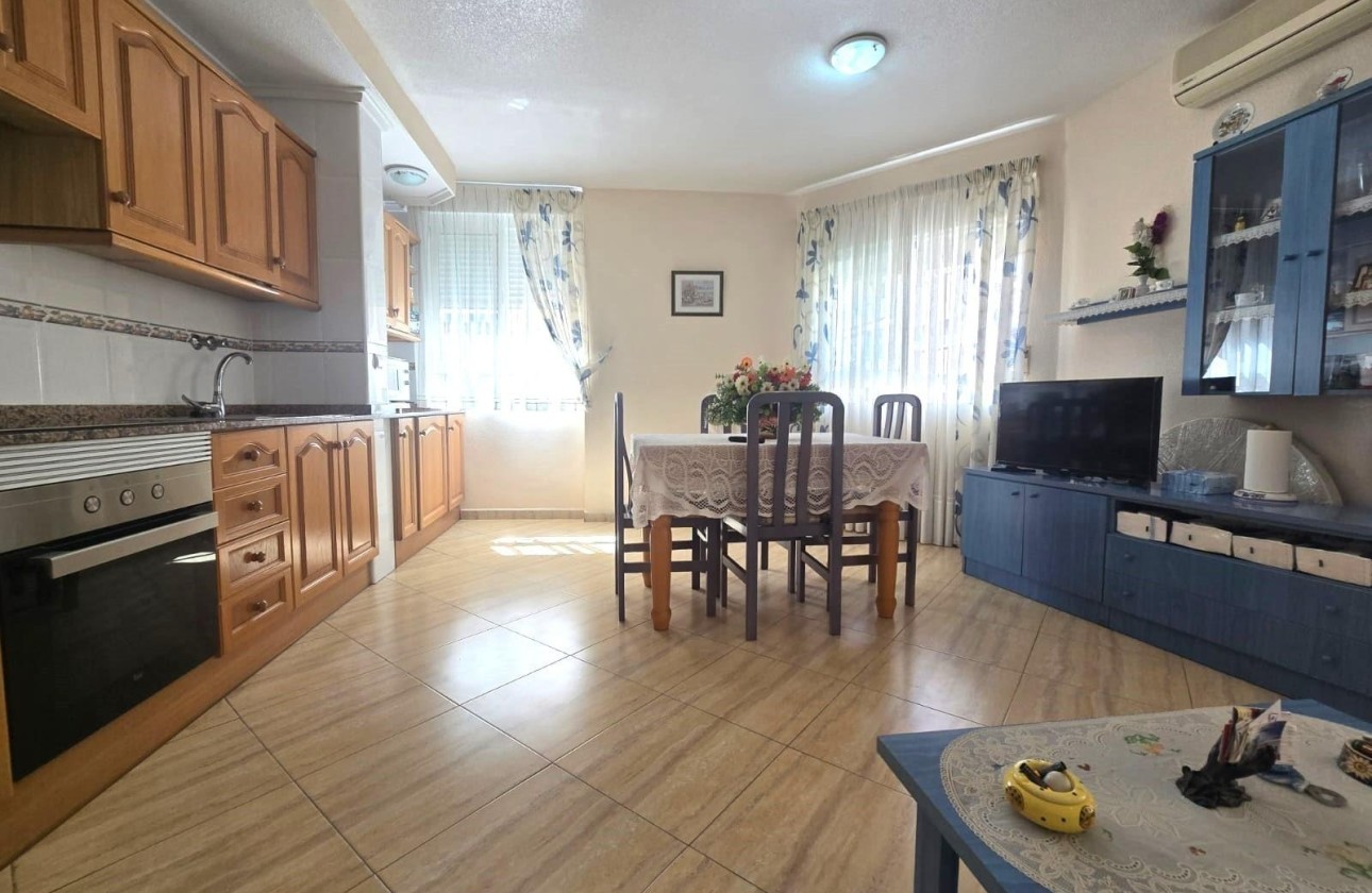 Wiederverkauf - Wohnung / Apartment -
Torrevieja - Playa del Cura