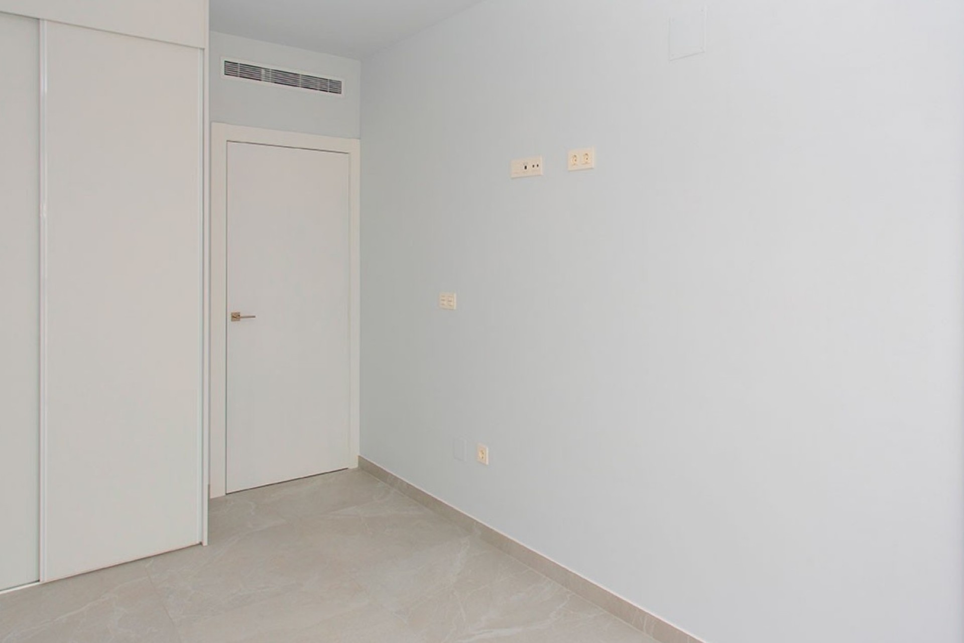 Wiederverkauf - Wohnung / Apartment -
Torrevieja - Playa del Cura