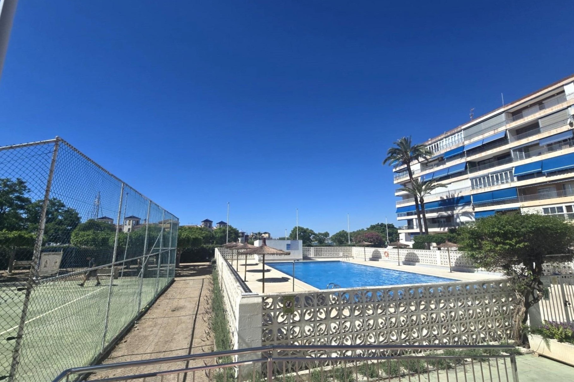 Wiederverkauf - Wohnung / Apartment -
Torrevieja - Puerto Deportivo Marina Salinas