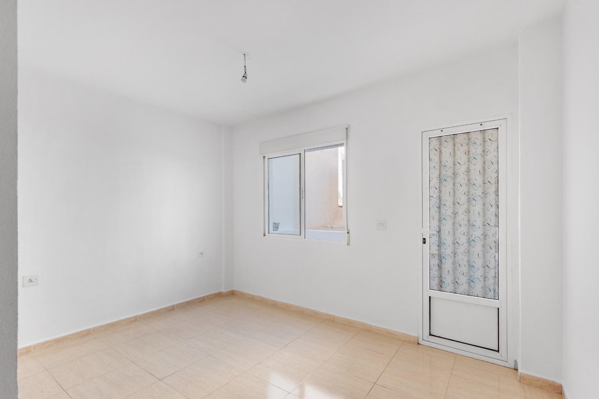Wiederverkauf - Wohnung / Apartment -
Torrevieja - Puerto Deportivo