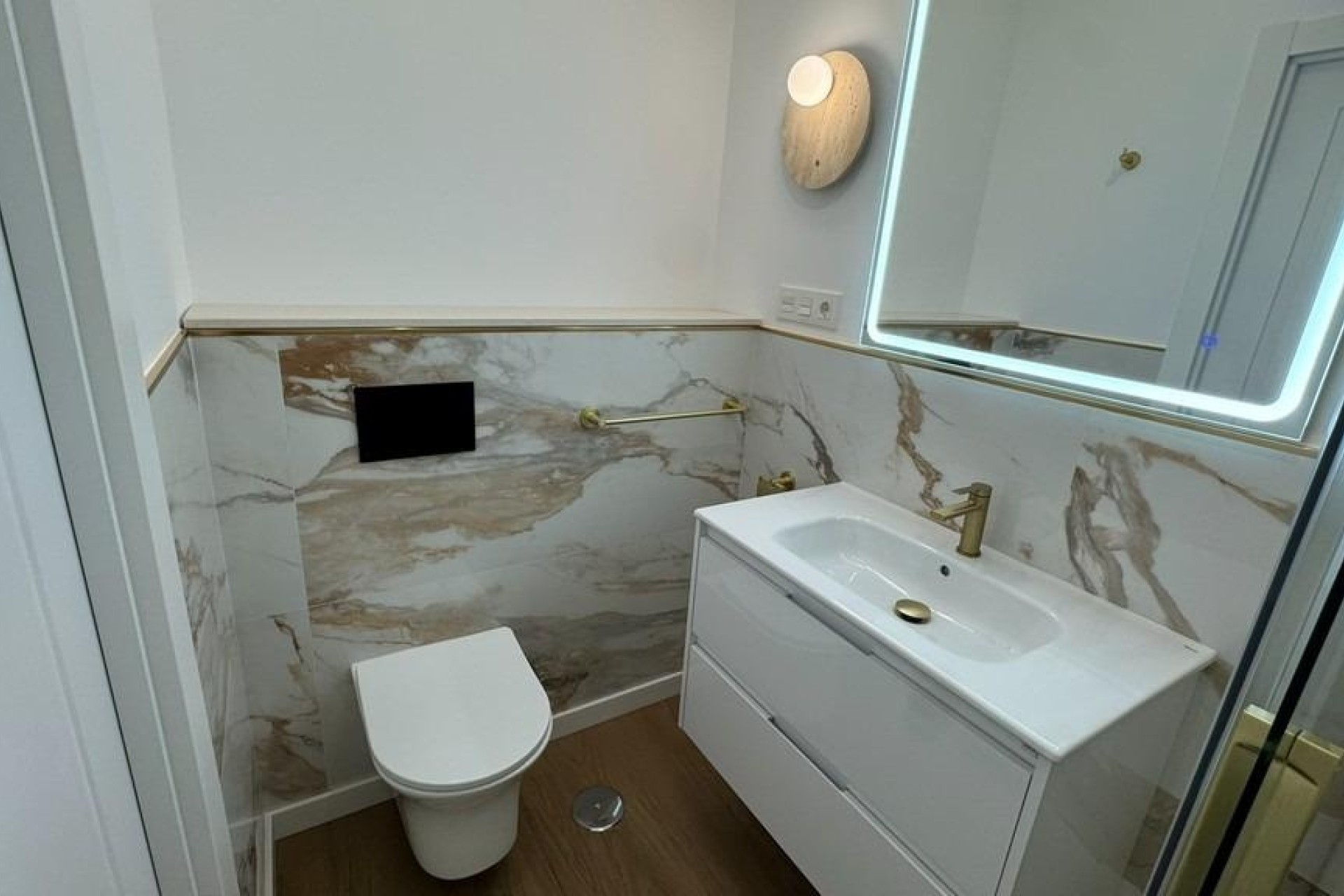 Wiederverkauf - Wohnung / Apartment -
Torrevieja - Punta Prima