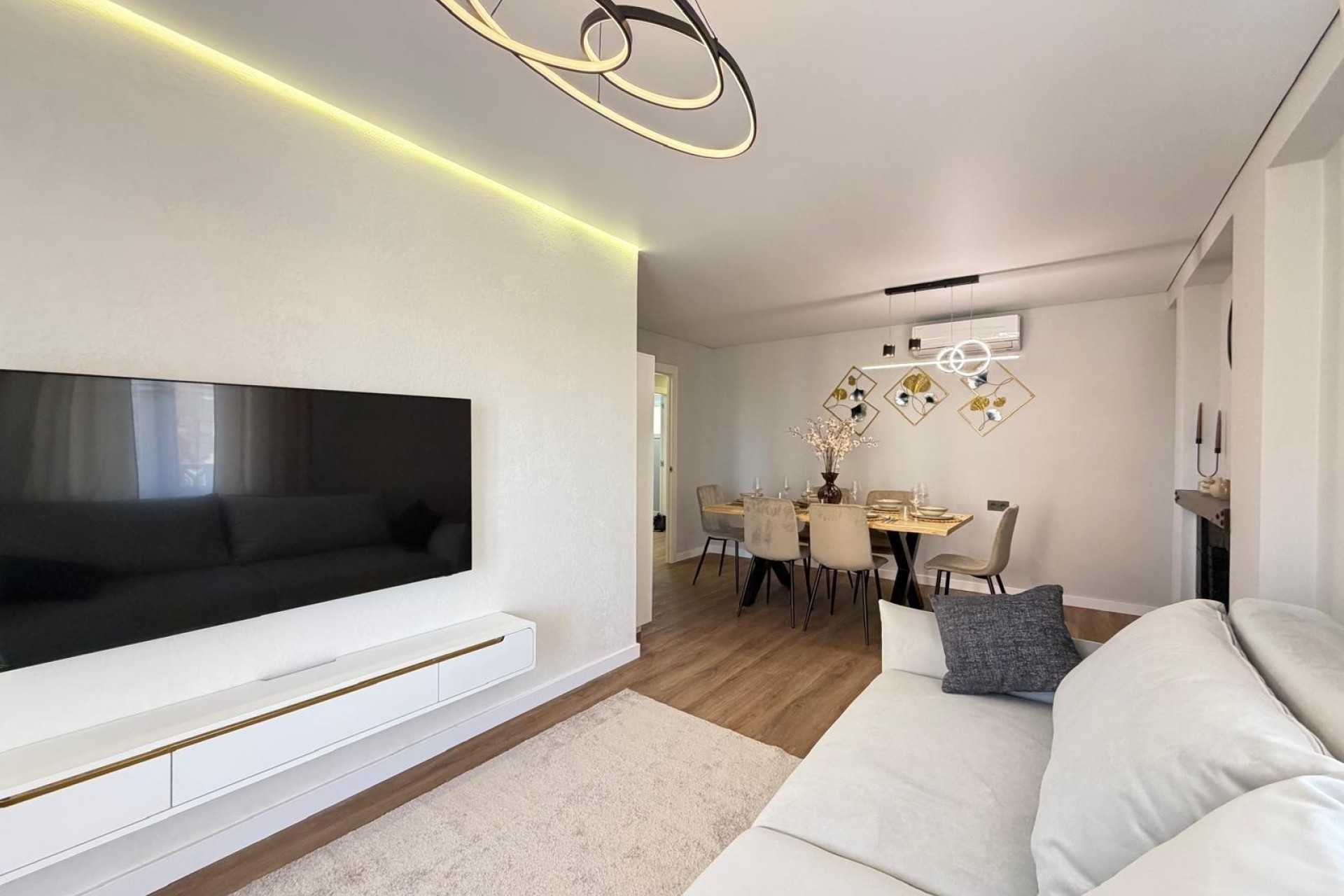 Wiederverkauf - Wohnung / Apartment -
Torrevieja - Punta Prima