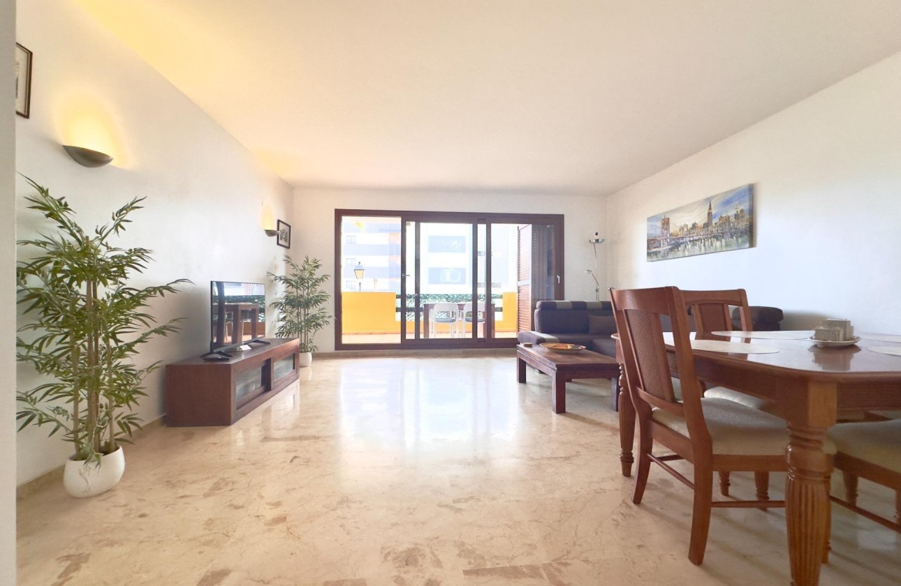 Wiederverkauf - Wohnung / Apartment -
Torrevieja - Punta Prima