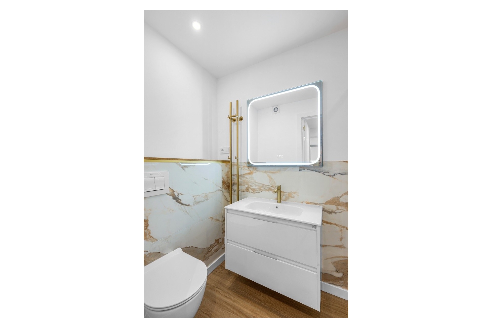 Wiederverkauf - Wohnung / Apartment -
Torrevieja - Punta Prima
