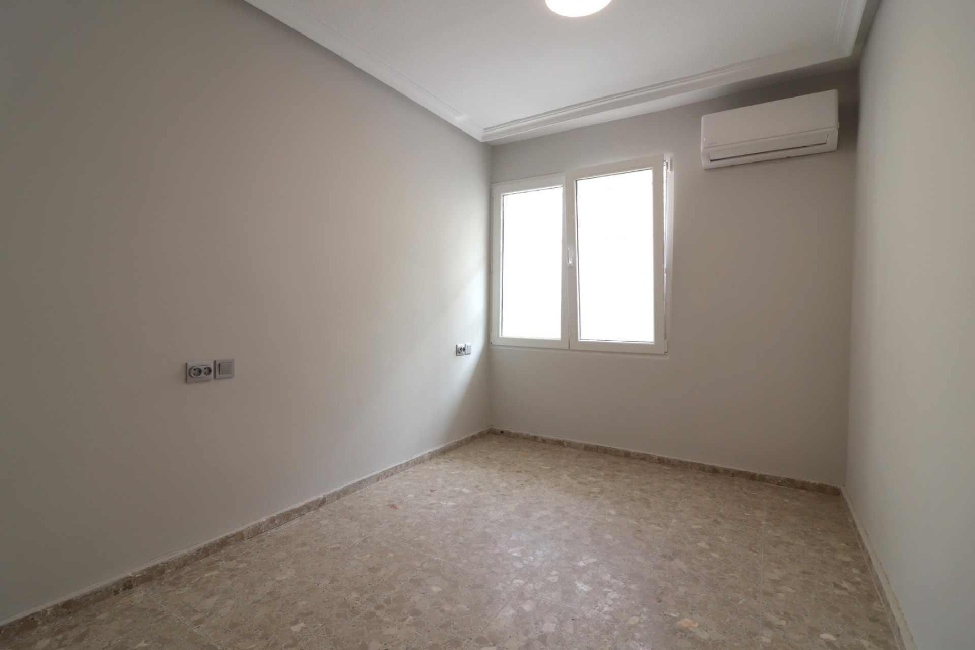 Wiederverkauf - Wohnung / Apartment -
Torrevieja - Torre La Mata