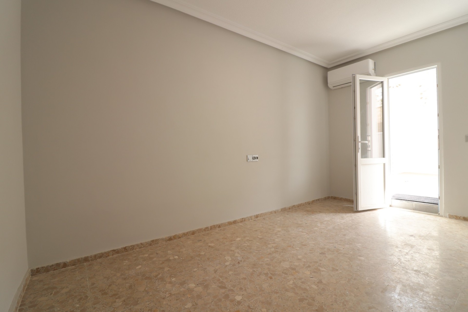Wiederverkauf - Wohnung / Apartment -
Torrevieja - Torre La Mata