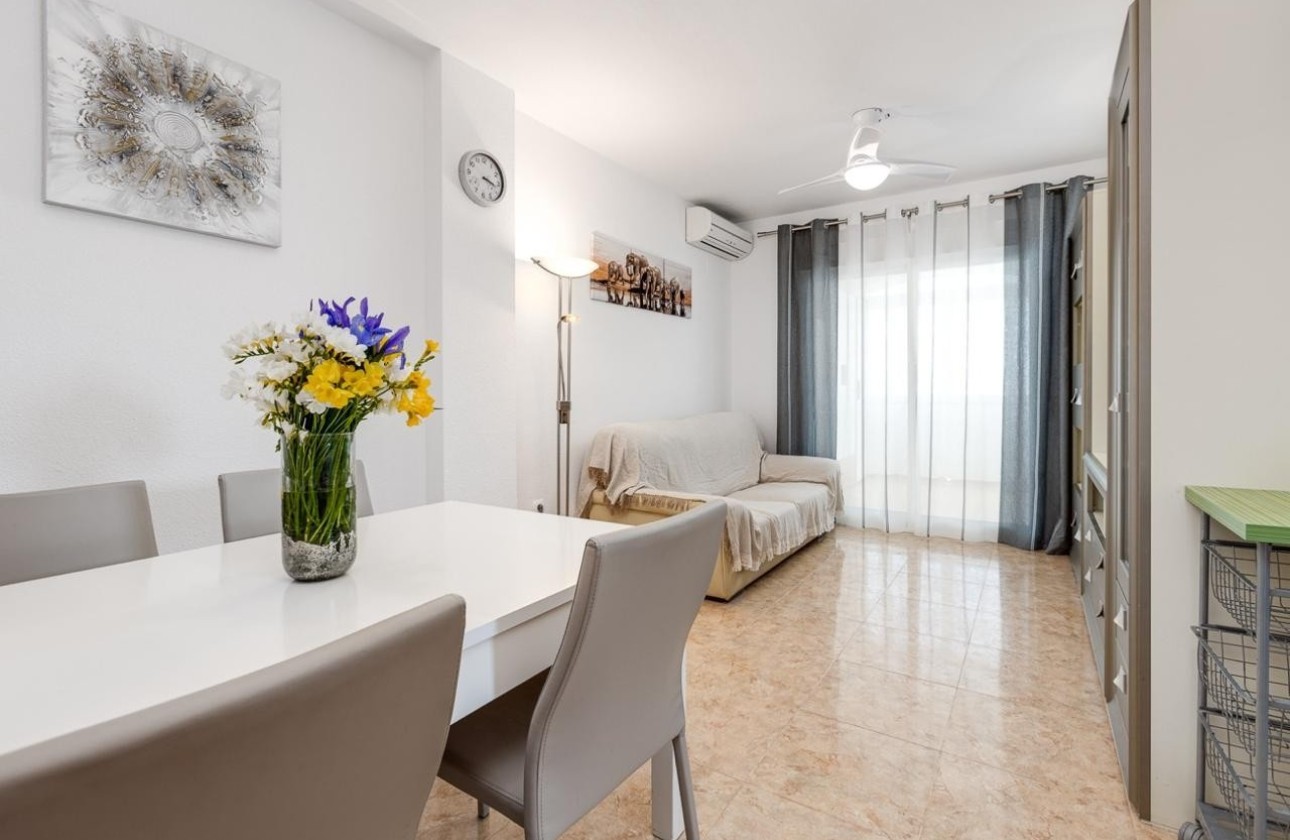 Wiederverkauf - Wohnung / Apartment -
Torrevieja - Torreblanca