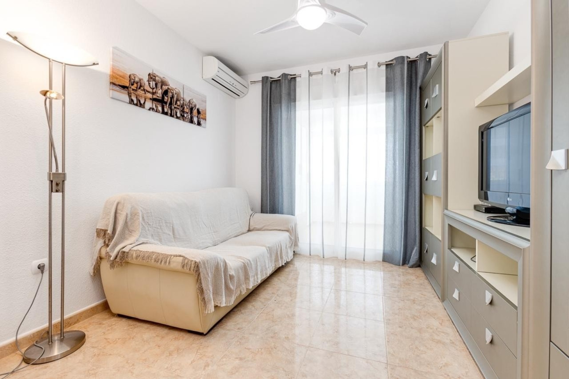 Wiederverkauf - Wohnung / Apartment -
Torrevieja - Torreblanca