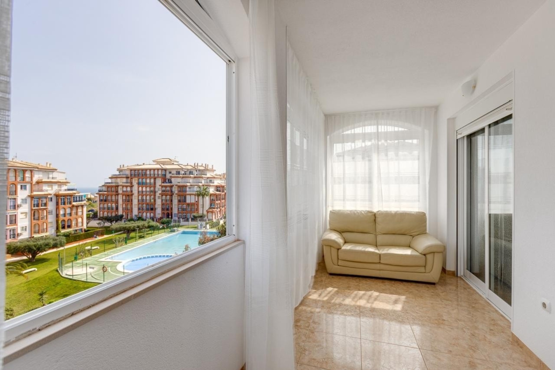 Wiederverkauf - Wohnung / Apartment -
Torrevieja - Torreblanca