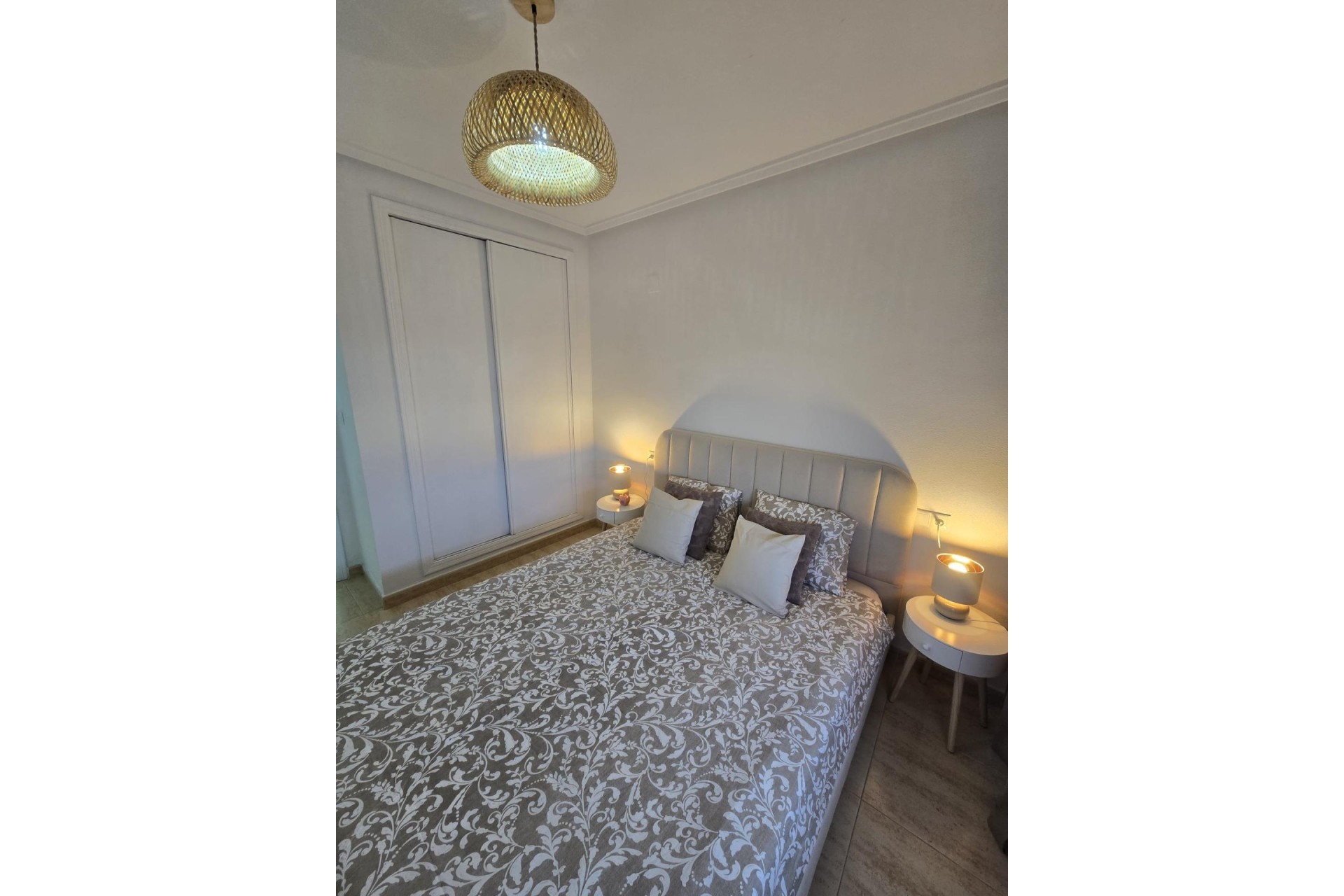 Wiederverkauf - Wohnung / Apartment -
Torrevieja - Torreblanca